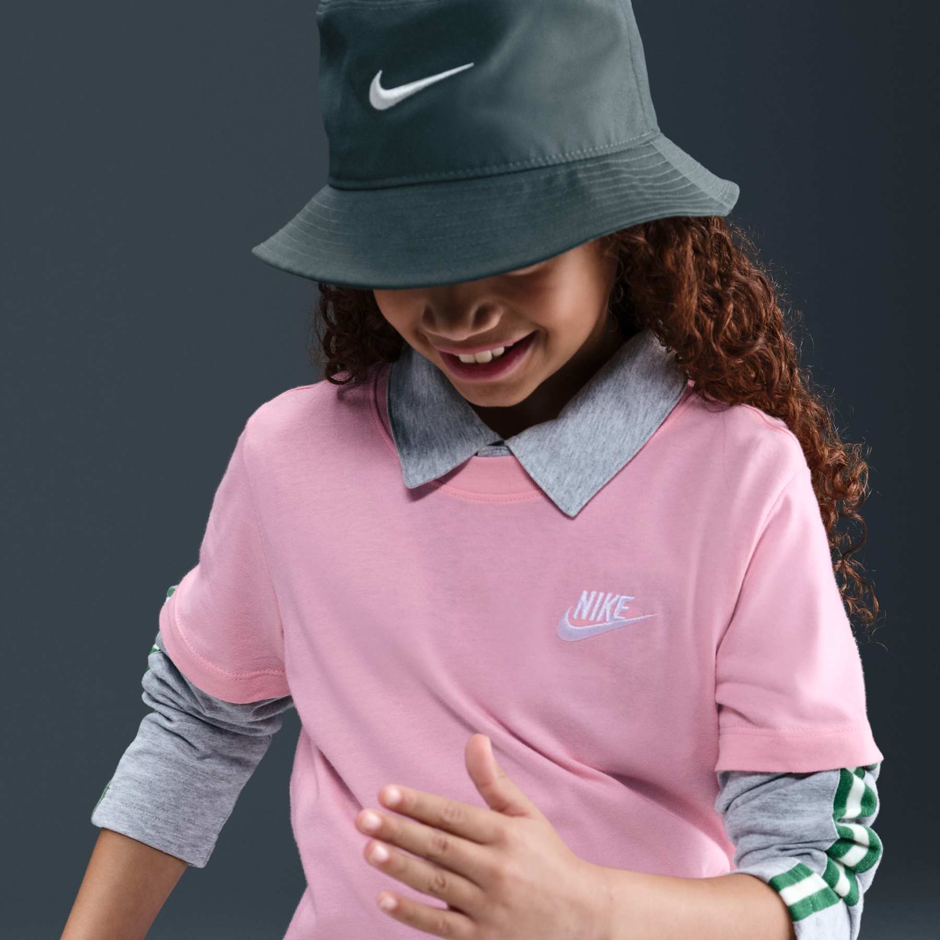 Camiseta Nike Sportswear Futura Infantil - Foto 3