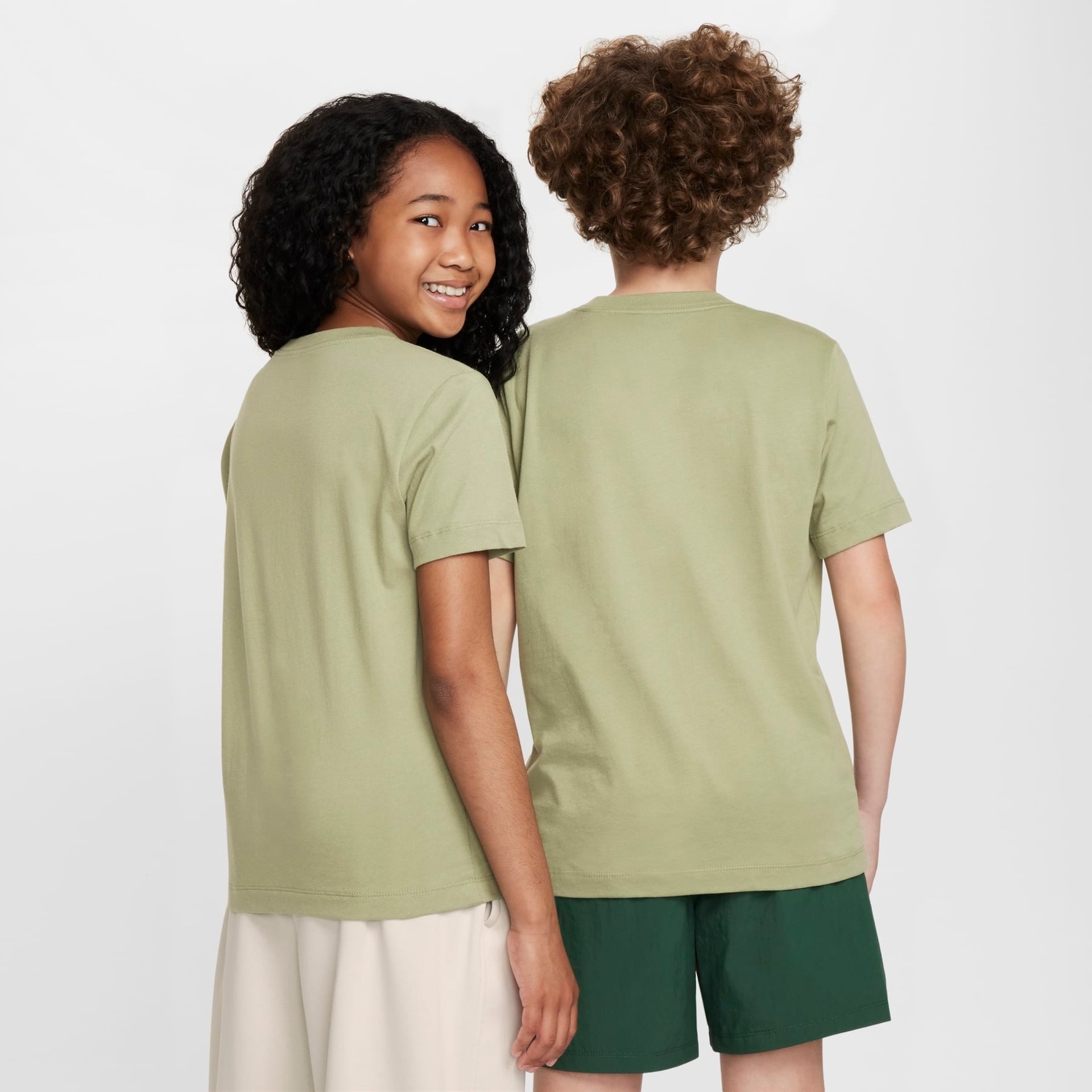 Camiseta Nike Sportswear Futura Infantil - Foto 2