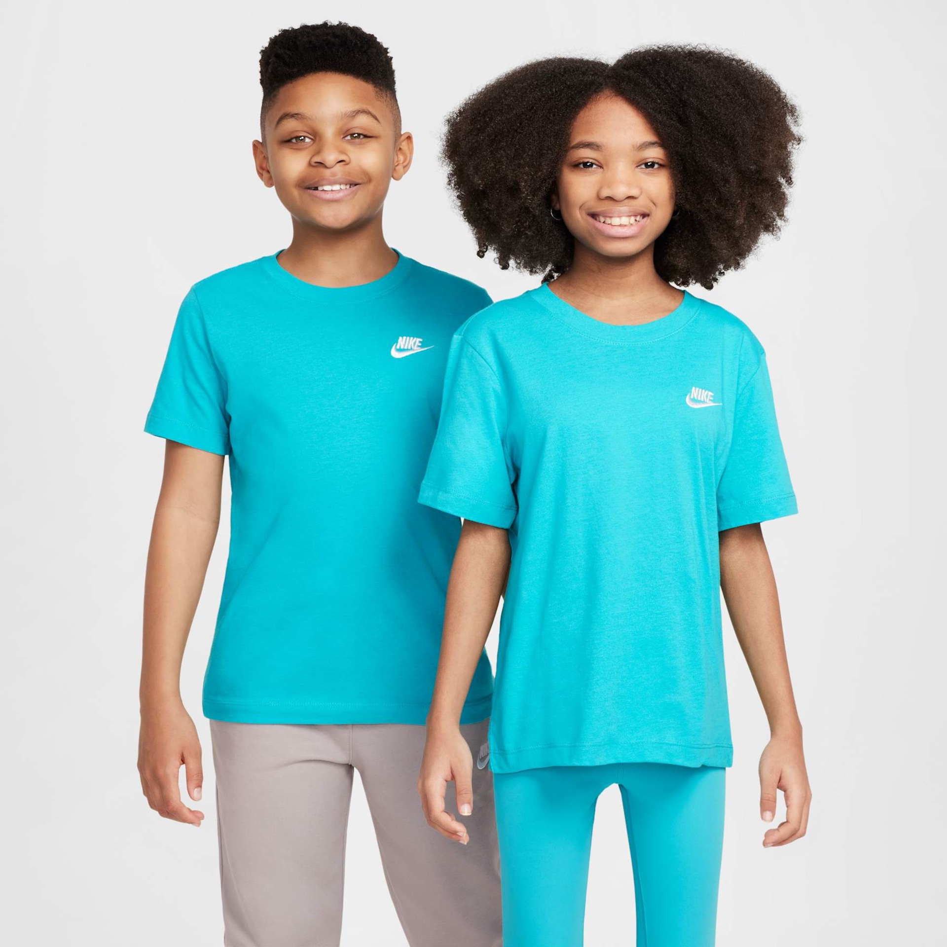 Camiseta Nike Sportswear Futura Infantil - Foto 1