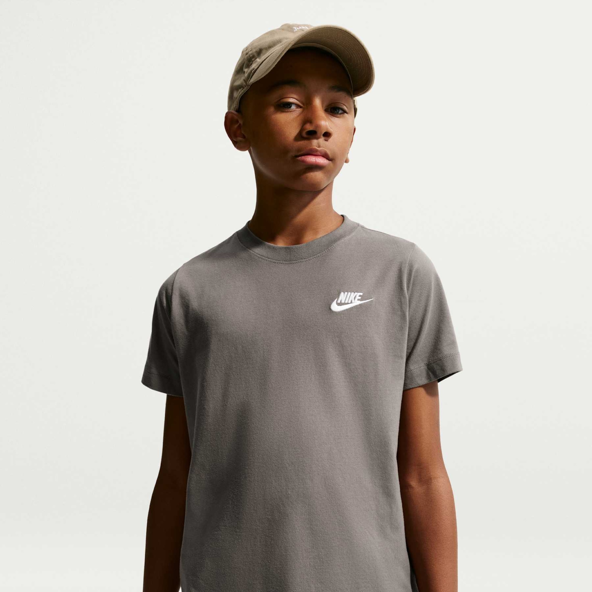 Camiseta Nike Sportswear Futura Infantil - Foto 1