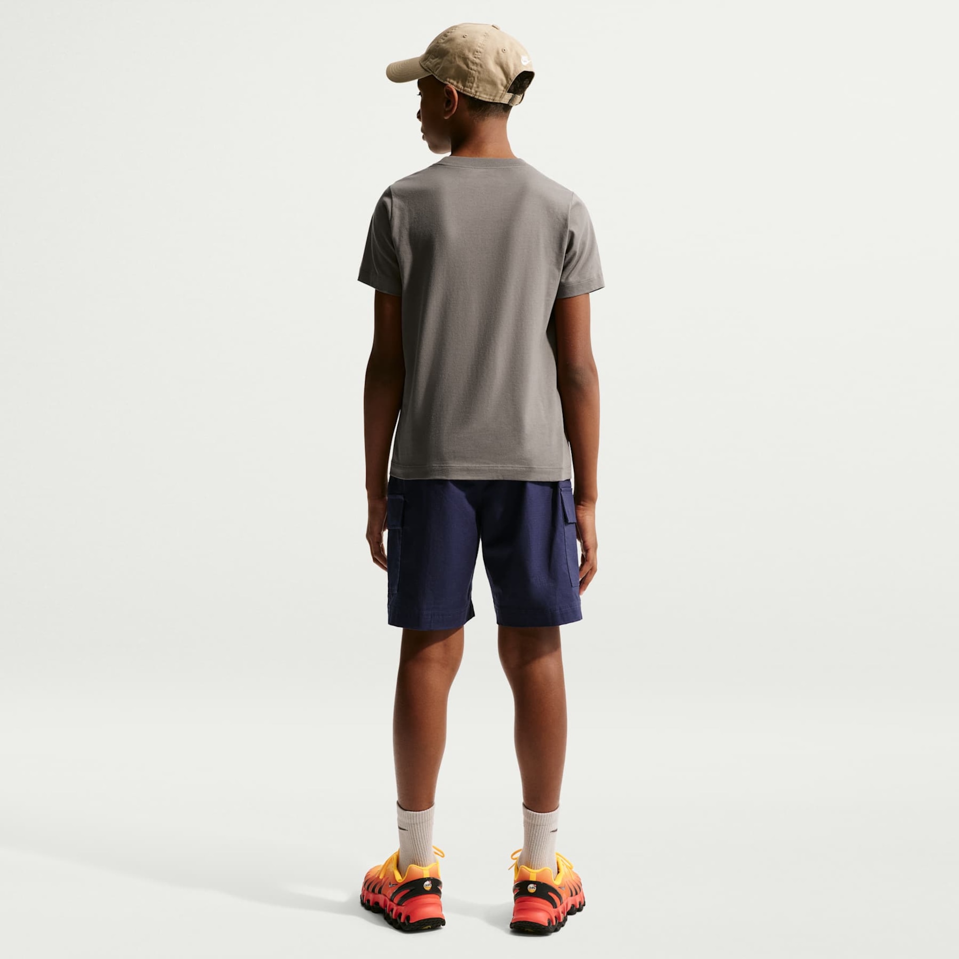 Camiseta Nike Sportswear Futura Infantil - Foto 5