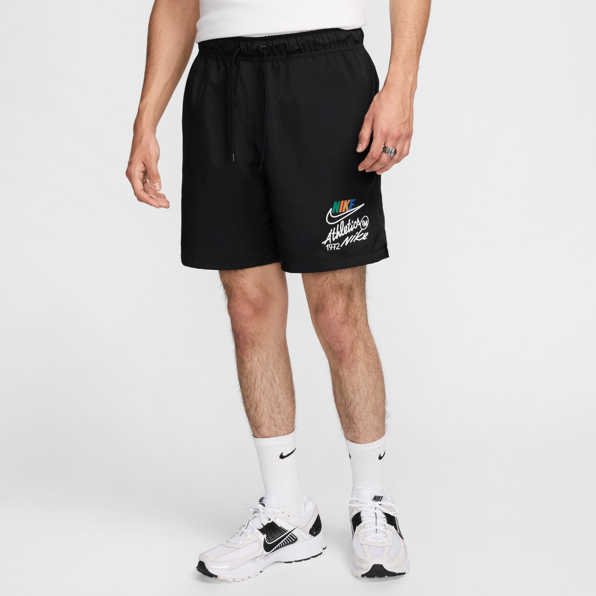 Shorts Nike Club Woven Flow Masculino - Foto 1