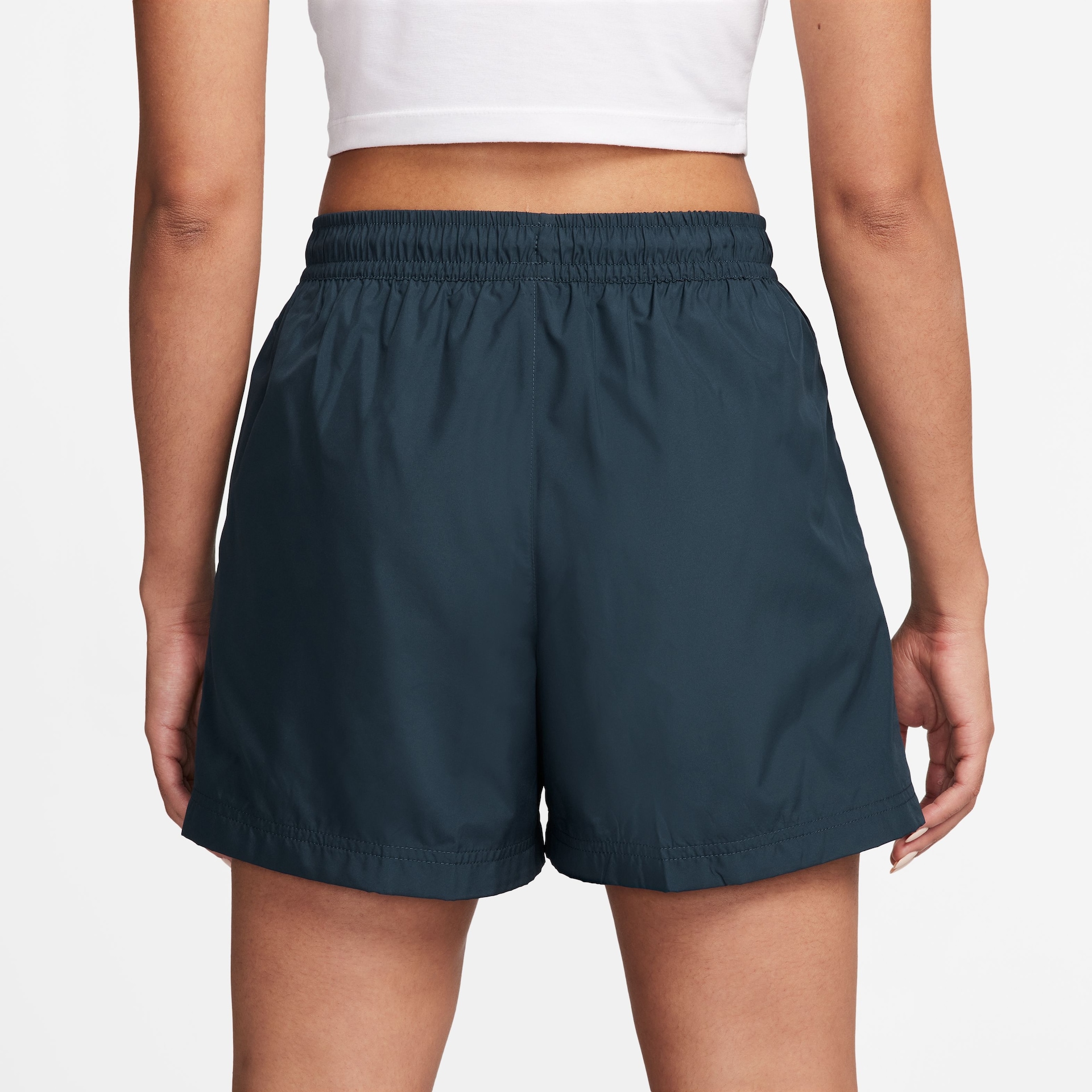 Shorts Nike Sportswear Essentials Woven Feminino - Foto 4