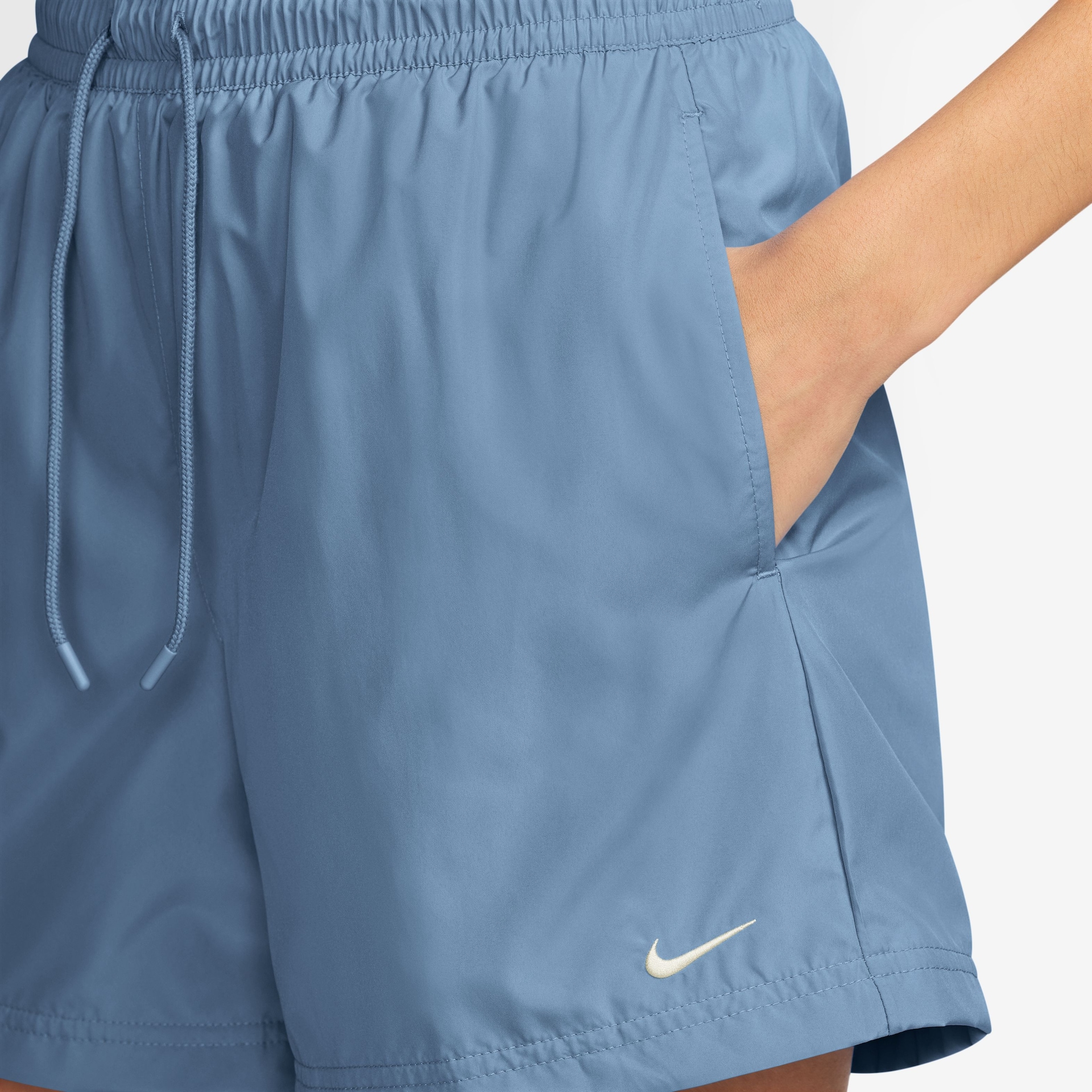 Shorts Nike Sportswear Essentials Woven Feminino - Foto 3