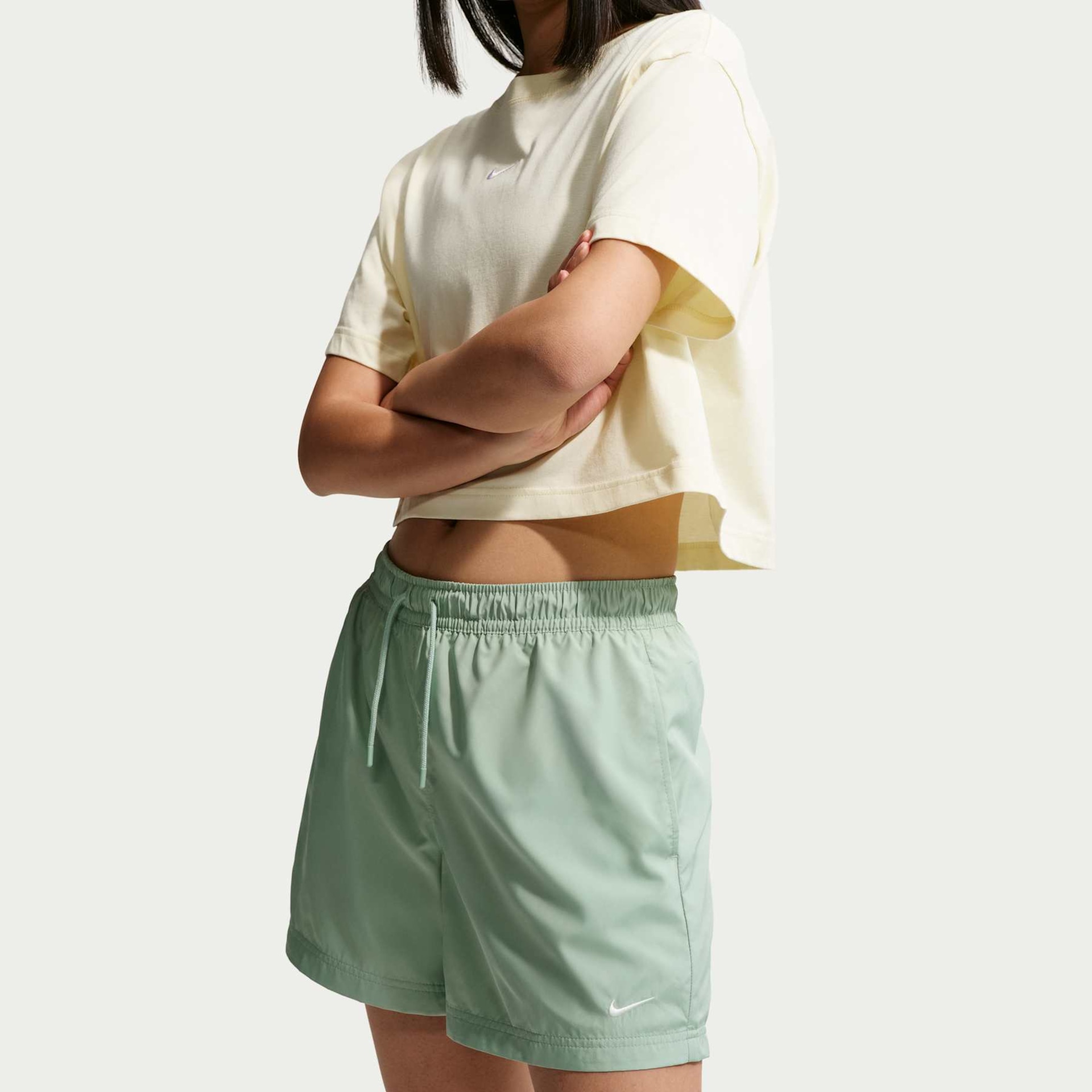 Shorts Nike Sportswear Essentials Woven Feminino - Foto 4