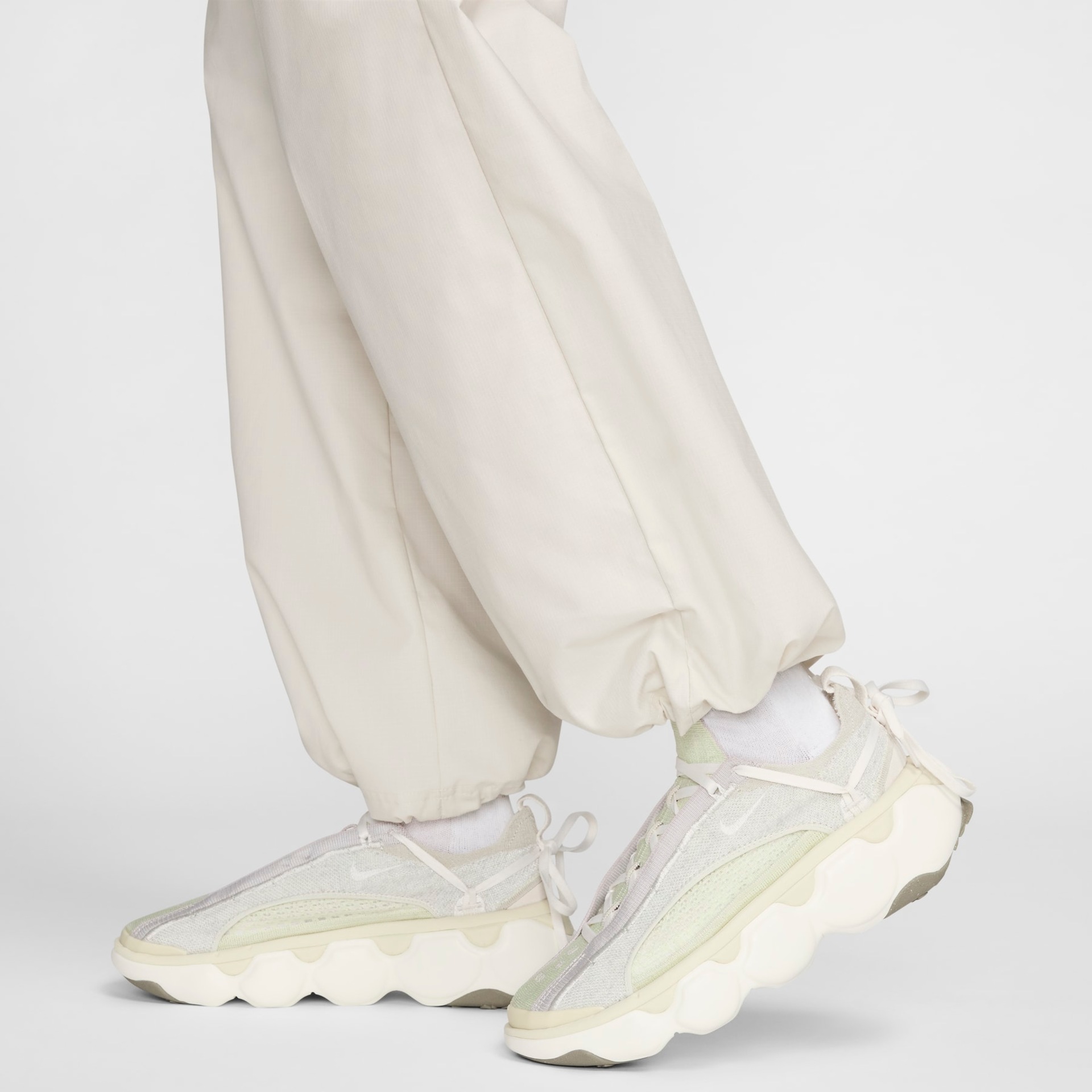 Calça Nike Sportswear Essentials Feminina - Foto 7