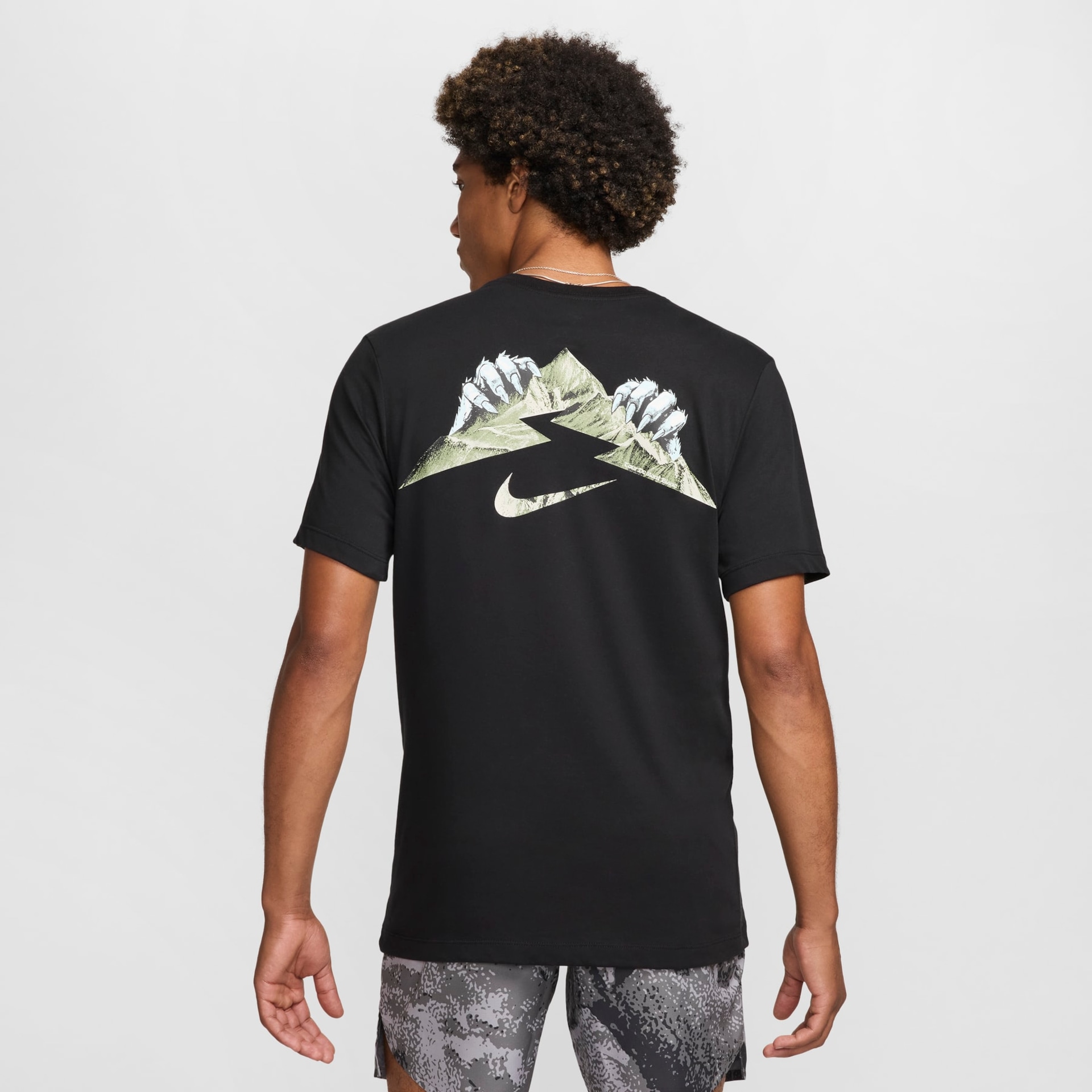 Camiseta Nike Dri-FIT Trail Masculina - Foto 2