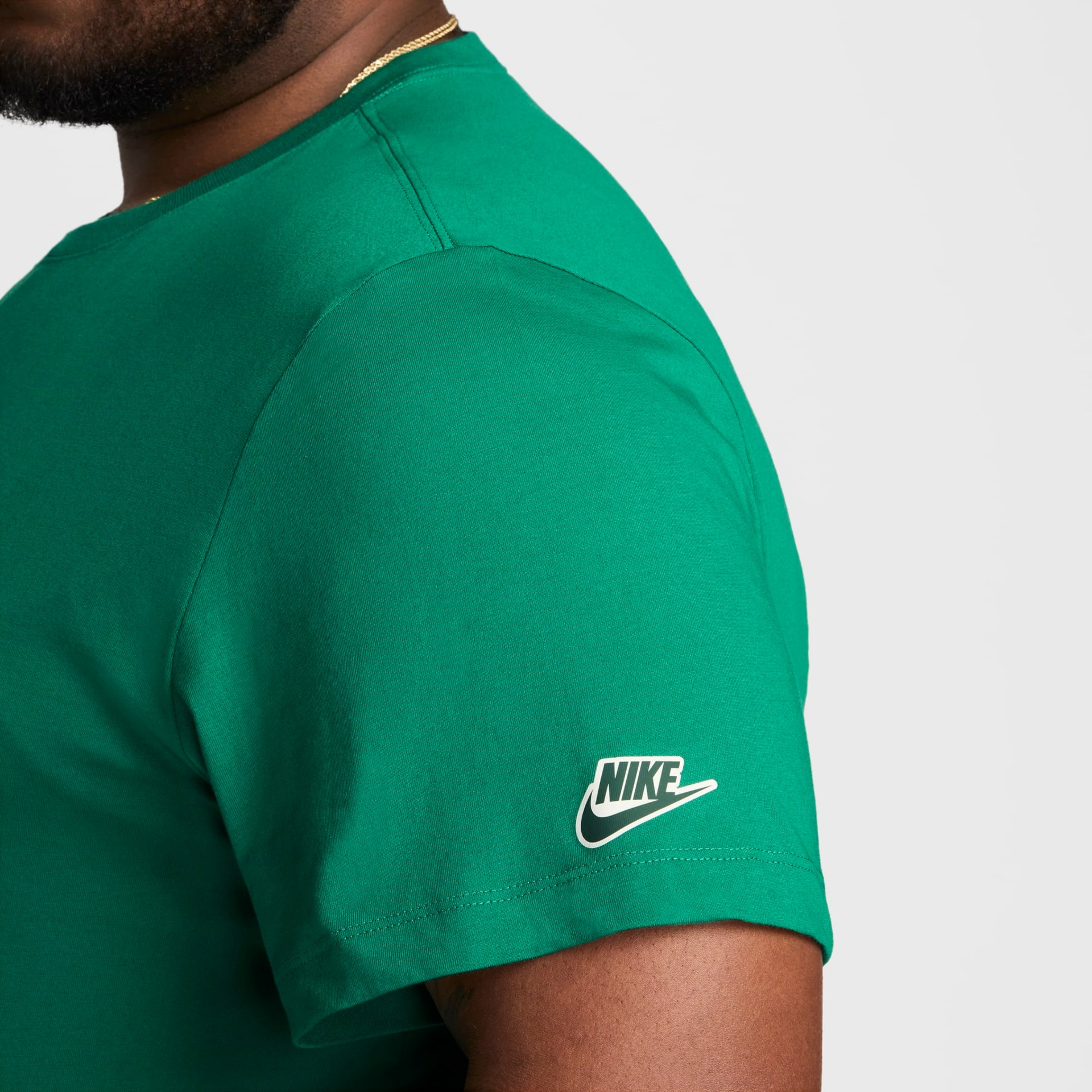 Camiseta Nike Sportswear Essentials Masculina - Foto 9