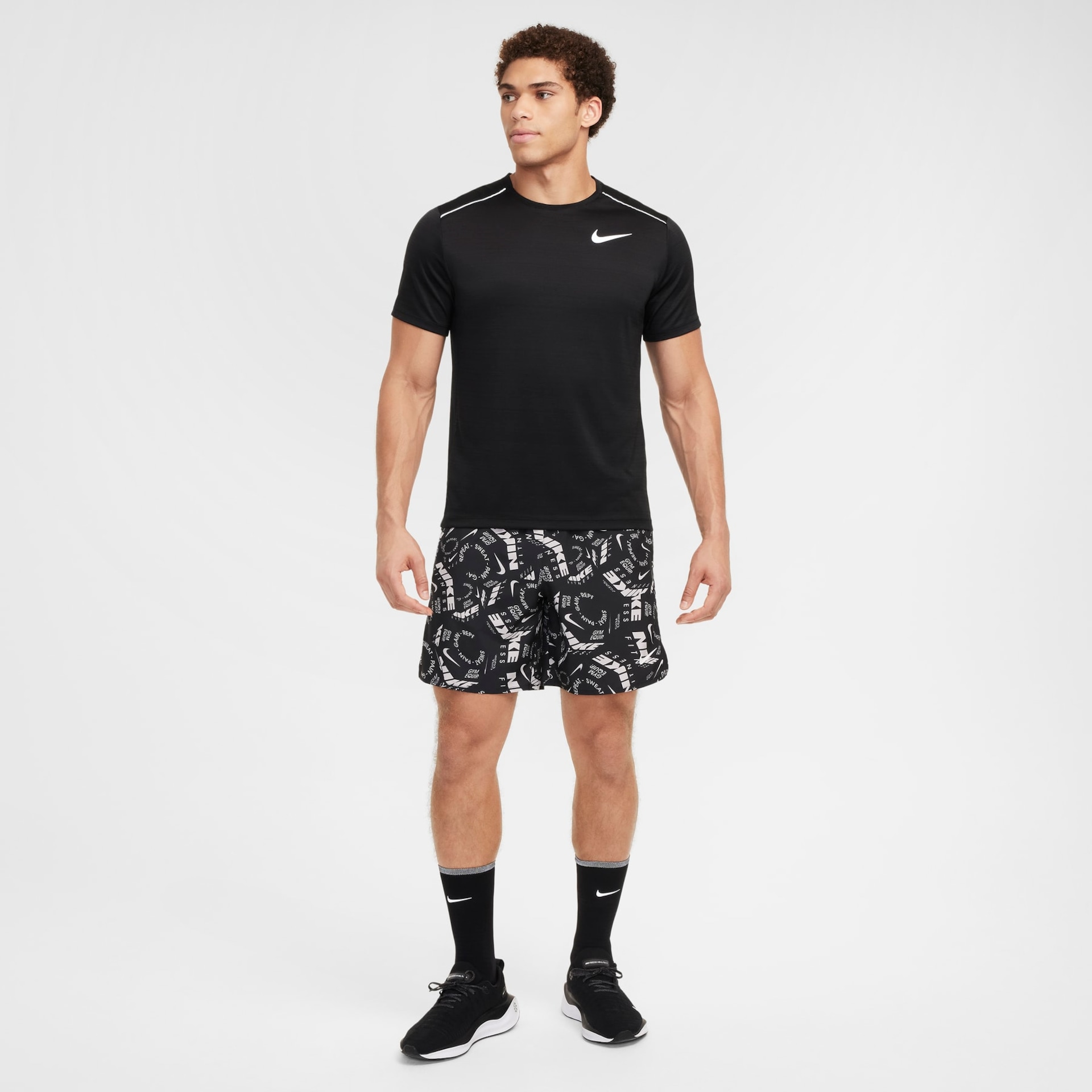 Shorts Nike Dri-FIT Challenger Masculino - Foto 9