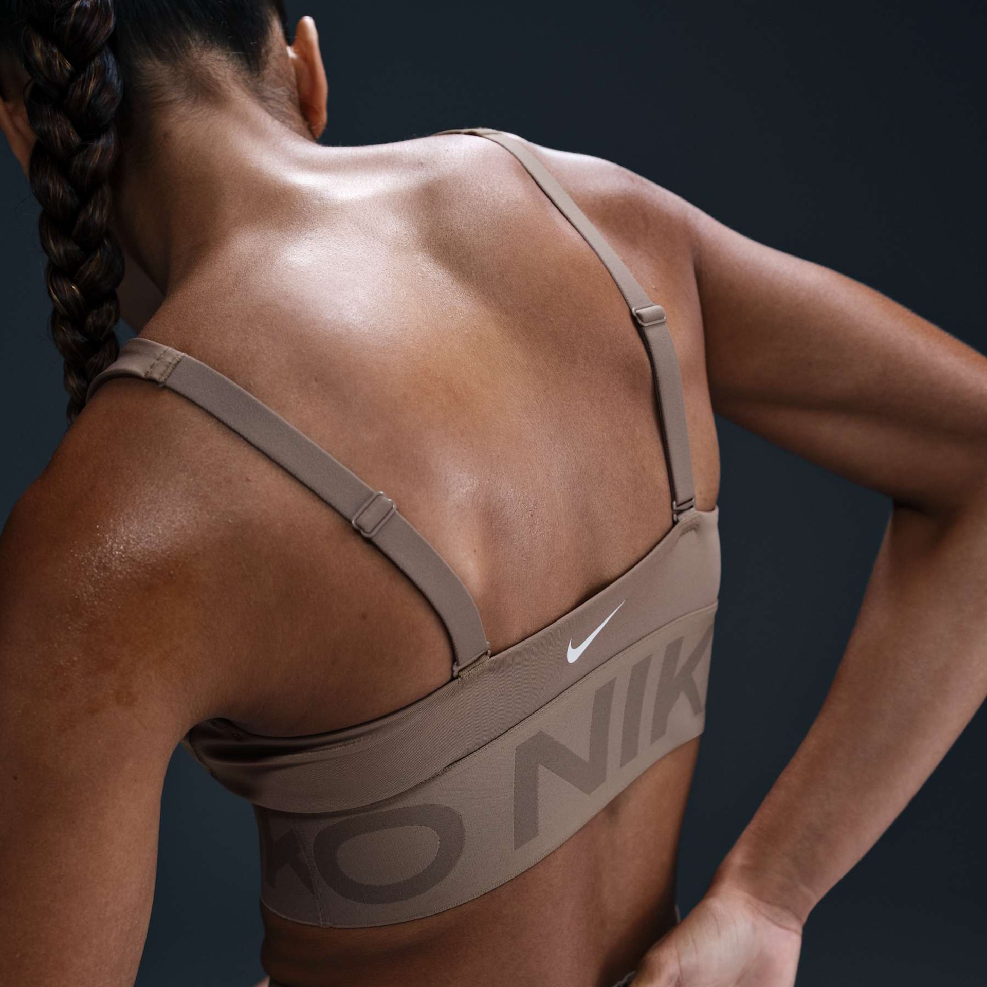 Top Nike Pro Indy Plunge Feminino - Foto 2