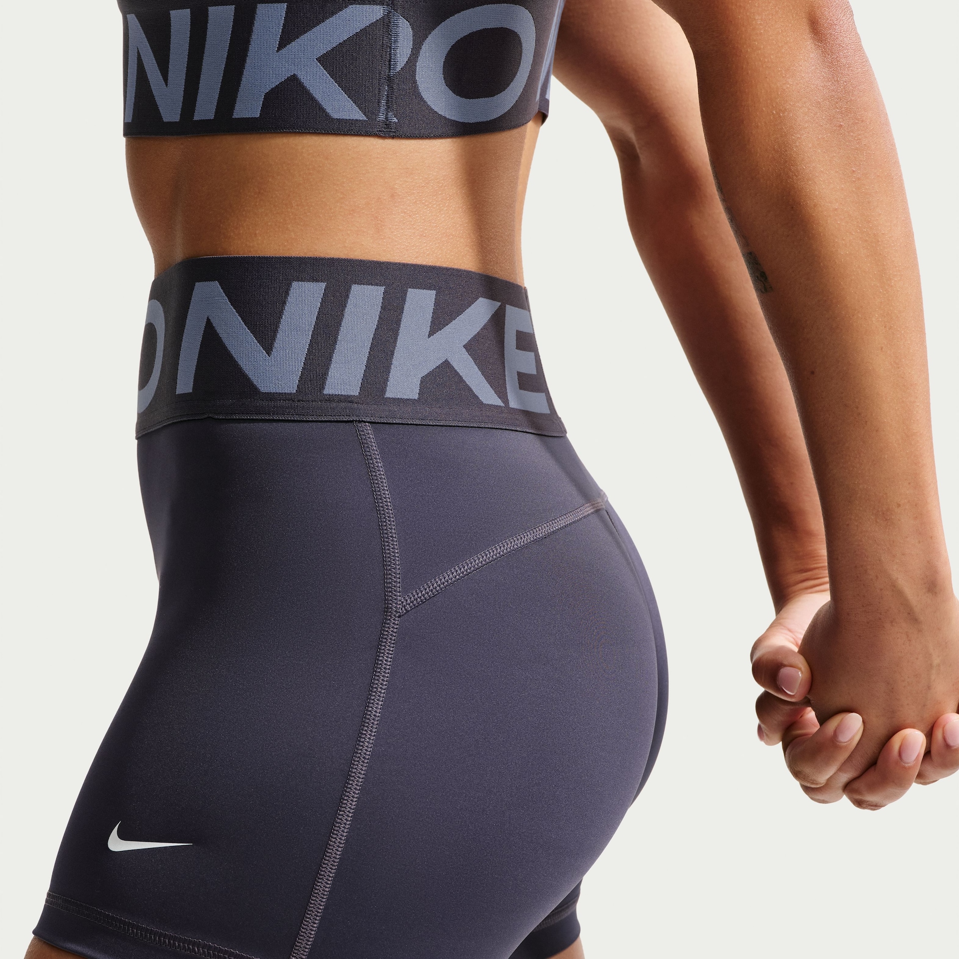 Shorts Nike Pro Sculpt Feminino - Foto 3
