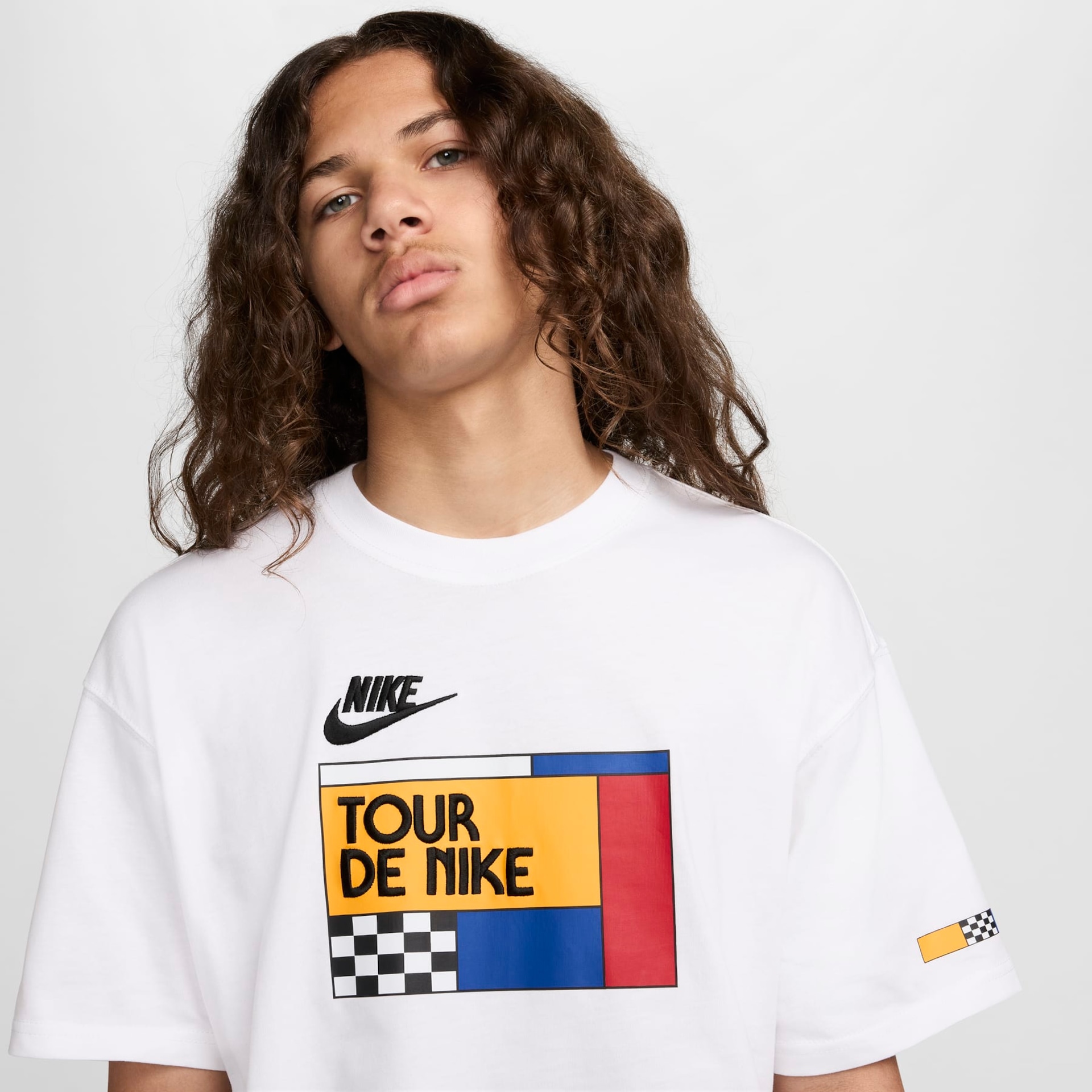 Camiseta Nike Sportswear "Tour de Nike" Masculina - Foto 3