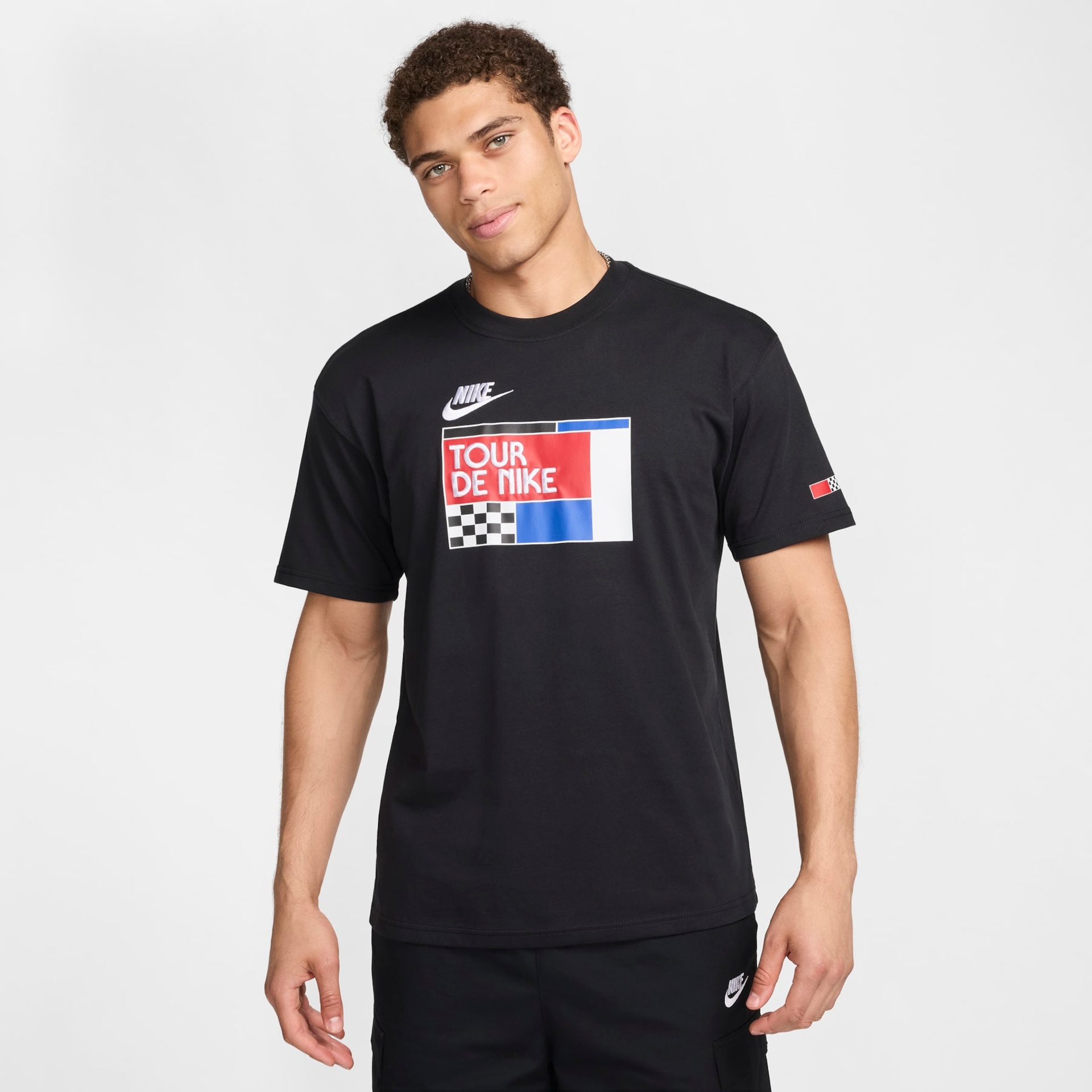 Camiseta Nike Sportswear "Tour de Nike" Masculina - Foto 1