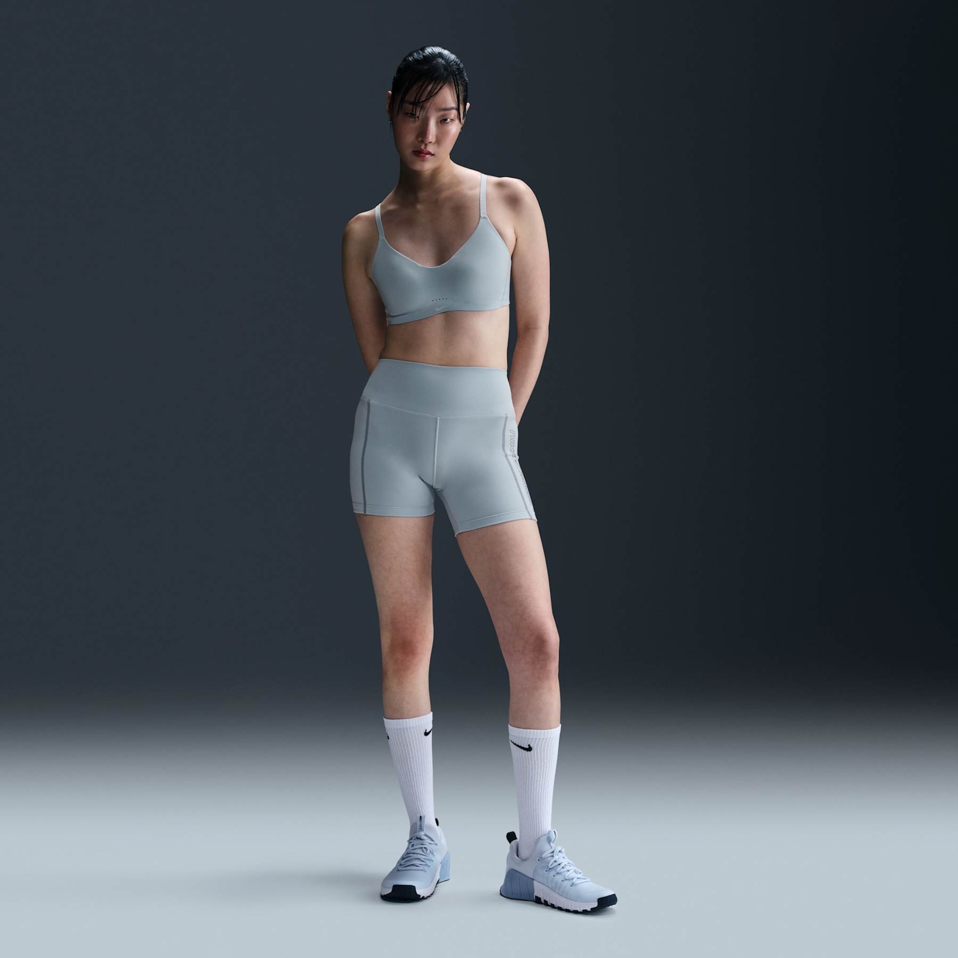 Top Nike Alate Coverage Feminino - Foto 4