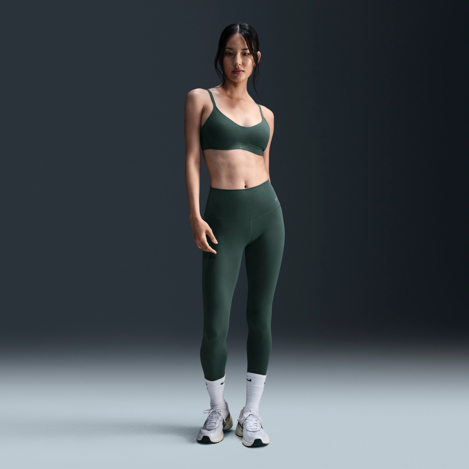 Top Nike Alate Coverage Feminino - Foto 4