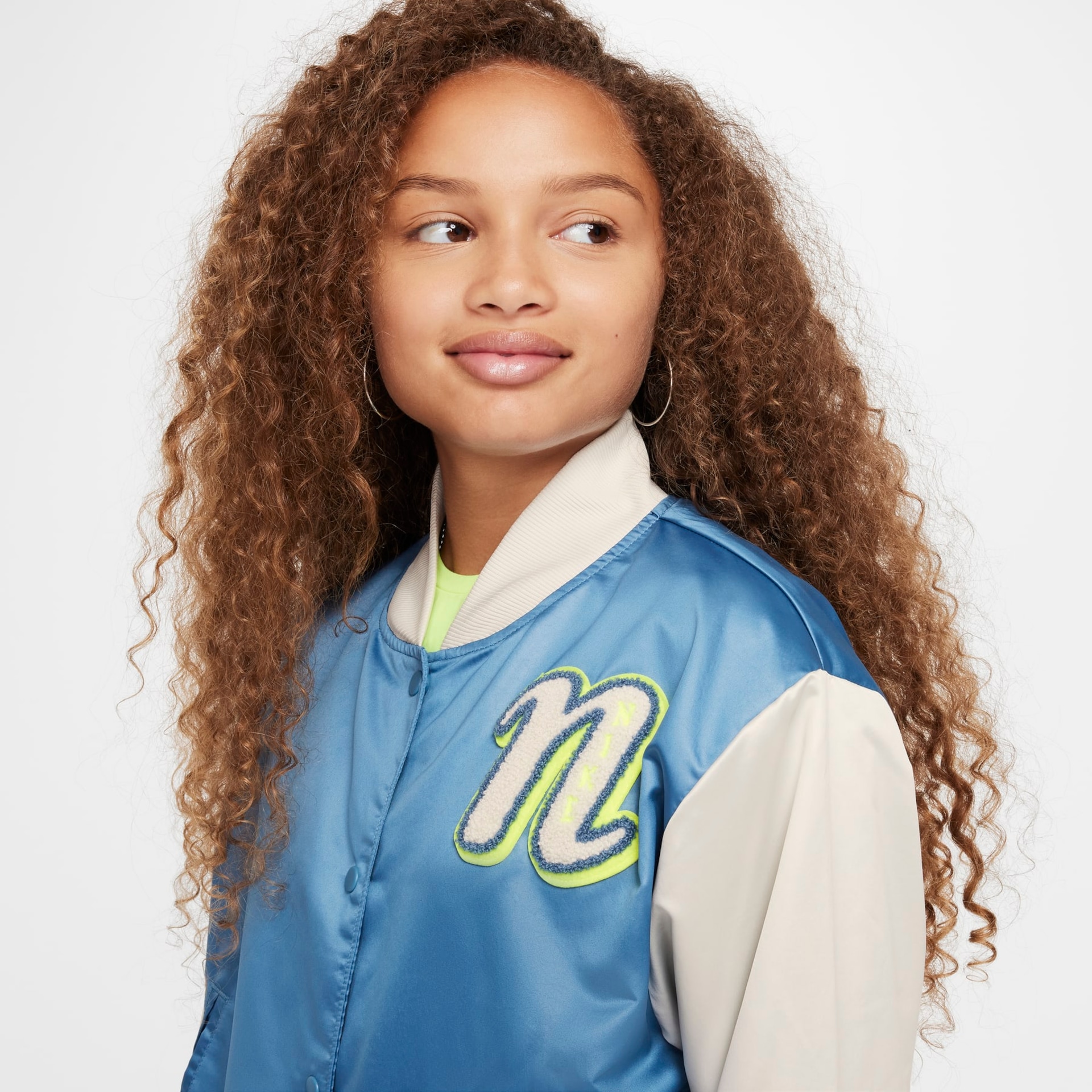 Jaqueta Nike Sportswear Varsity Infantil - Foto 3