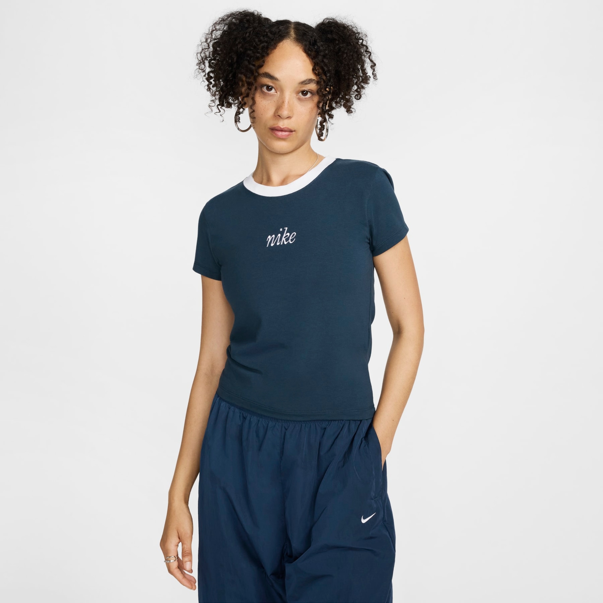 Camiseta Nike Sportswear Challenger Feminina - Foto 1