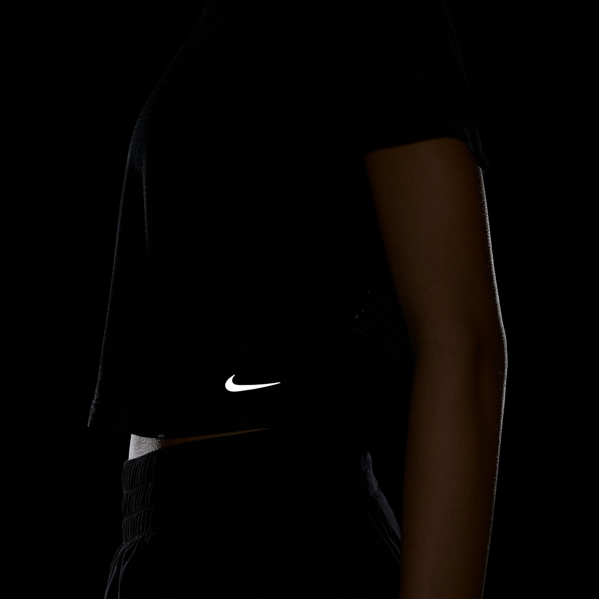 Camiseta Nike One Classic Feminina - Foto 6