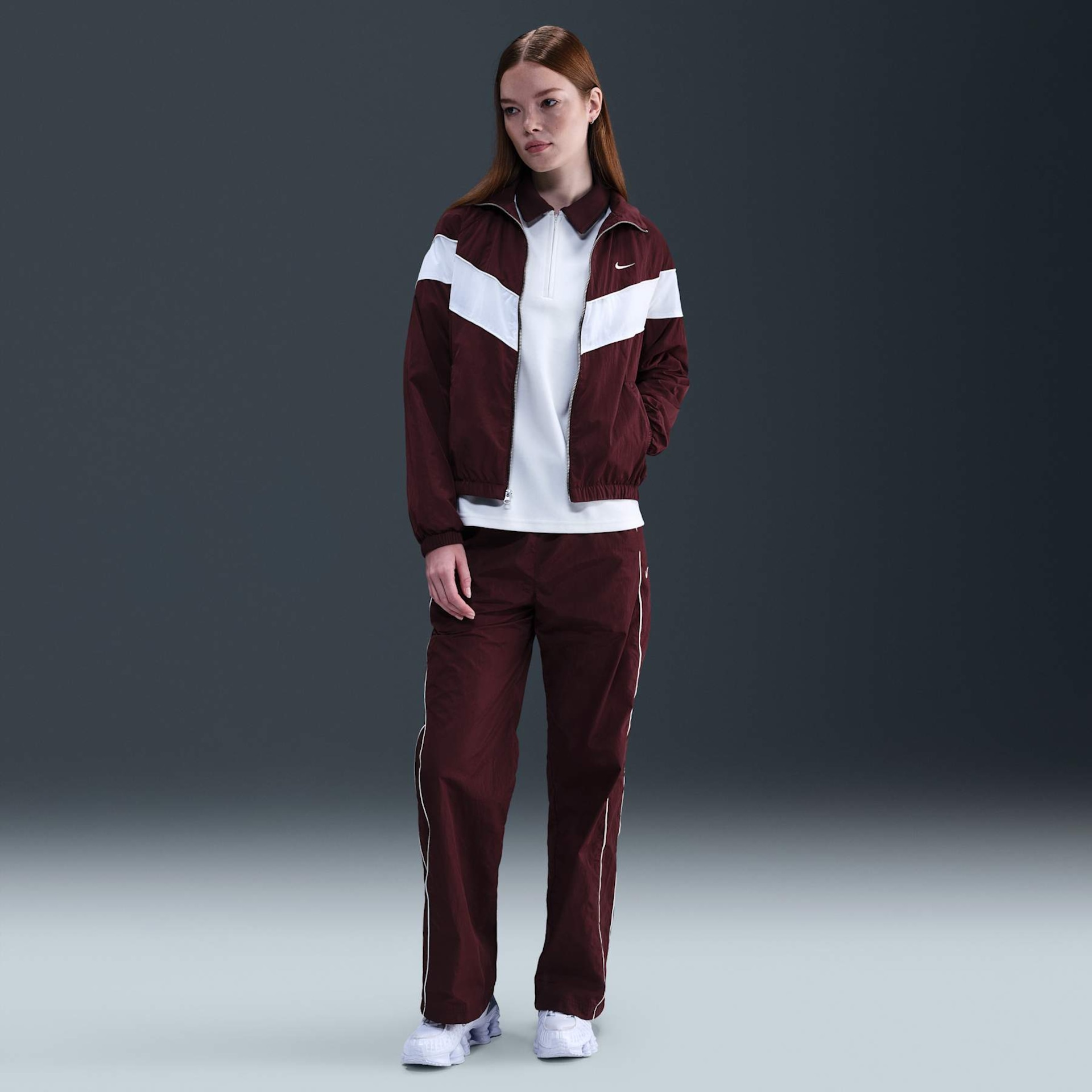 Jaqueta Nike Sportswear Woven Feminina - Foto 4