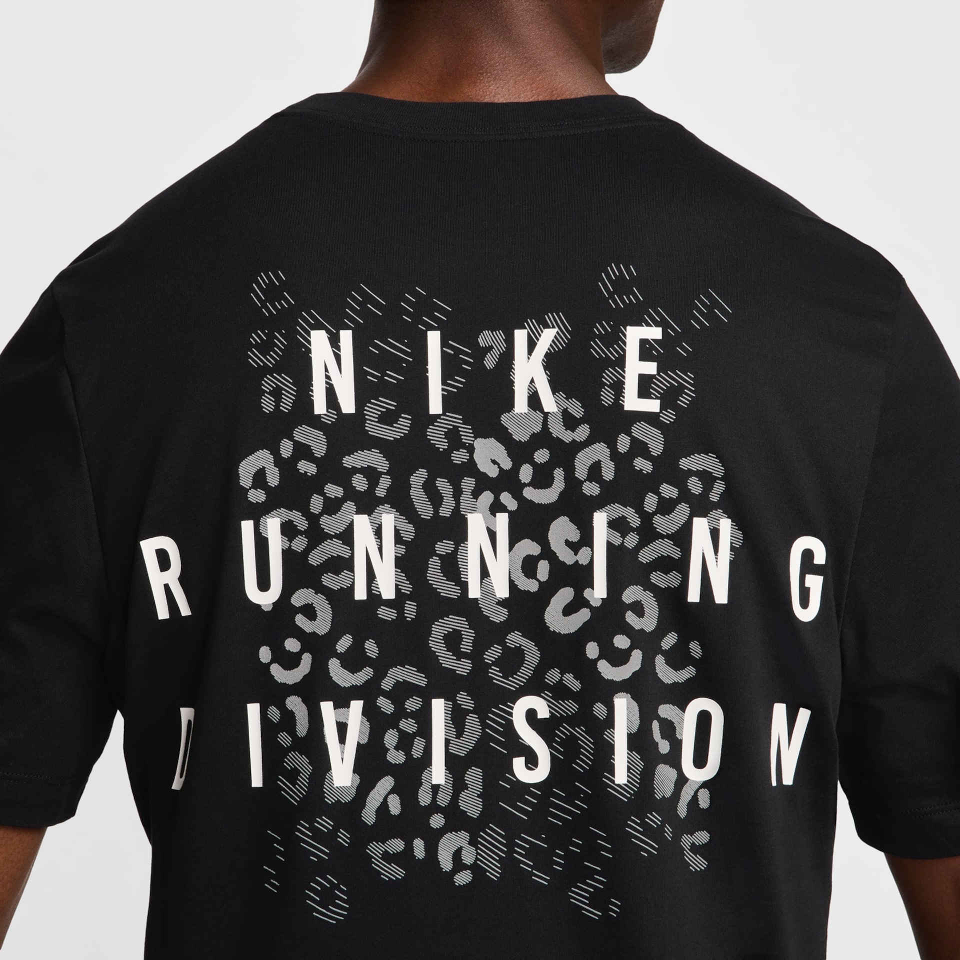 Camiseta Nike Dri-FIT Run Masculina - Foto 3