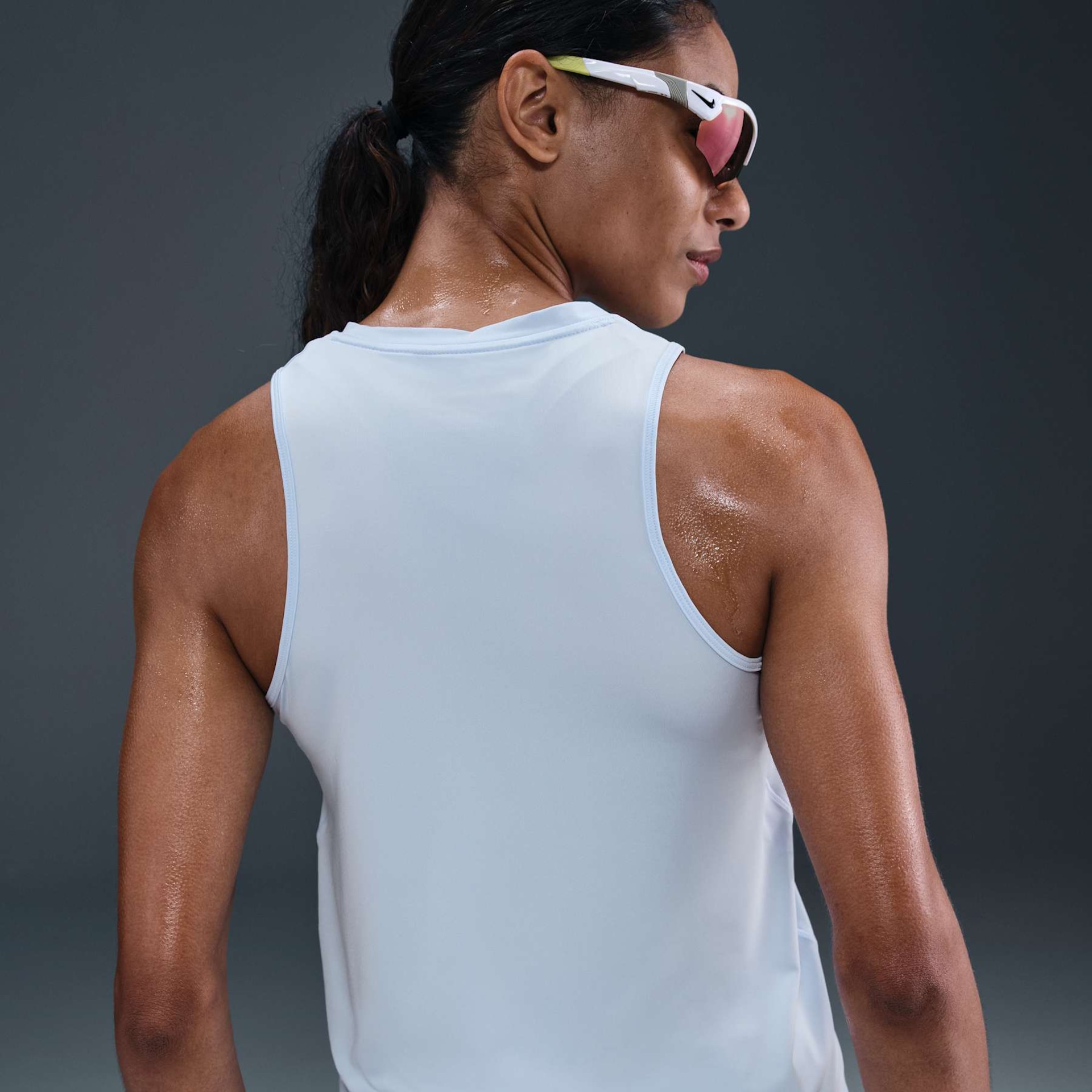 Camiseta Nike One Swoosh Feminina - Foto 2