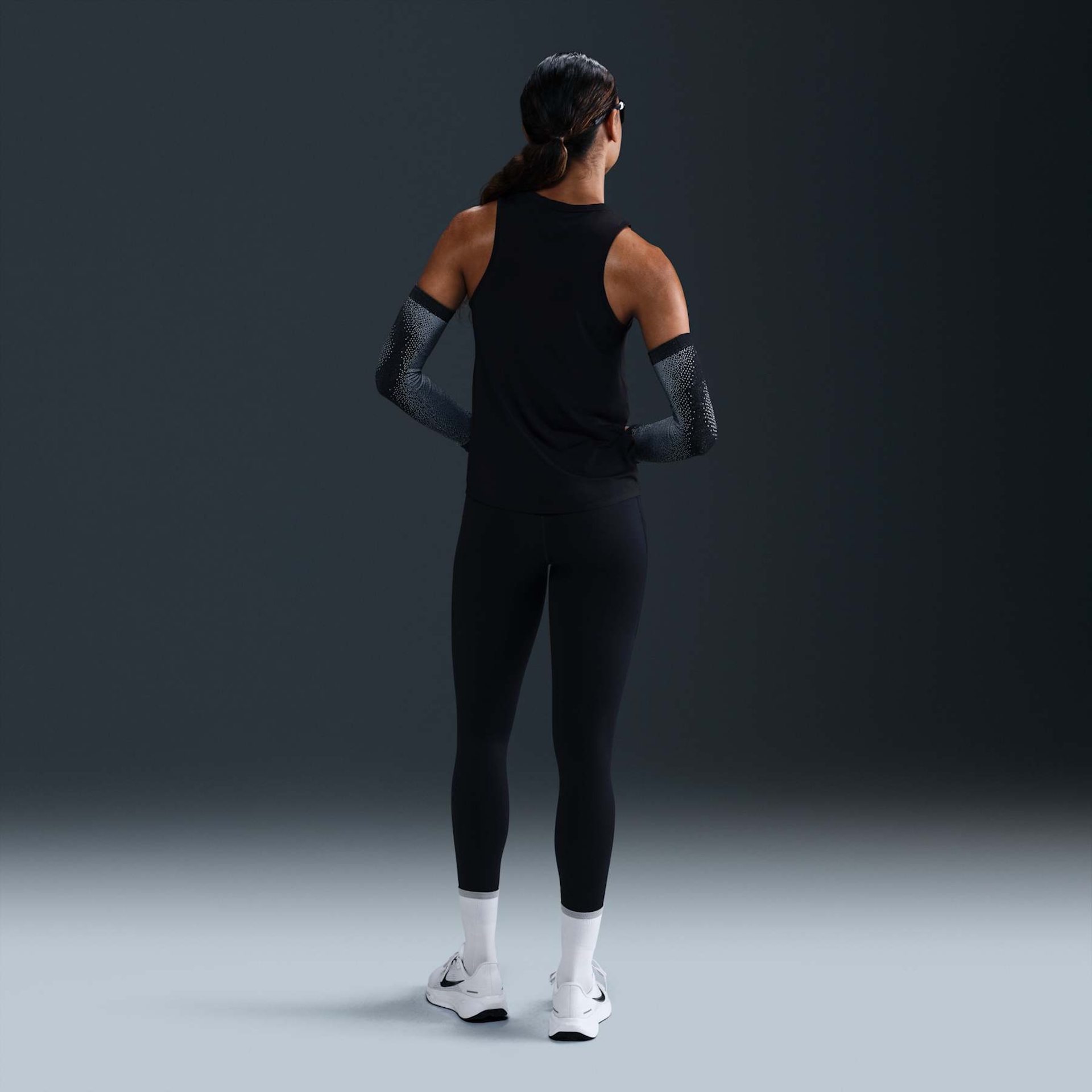 Camiseta Nike One Swoosh Feminina - Foto 5