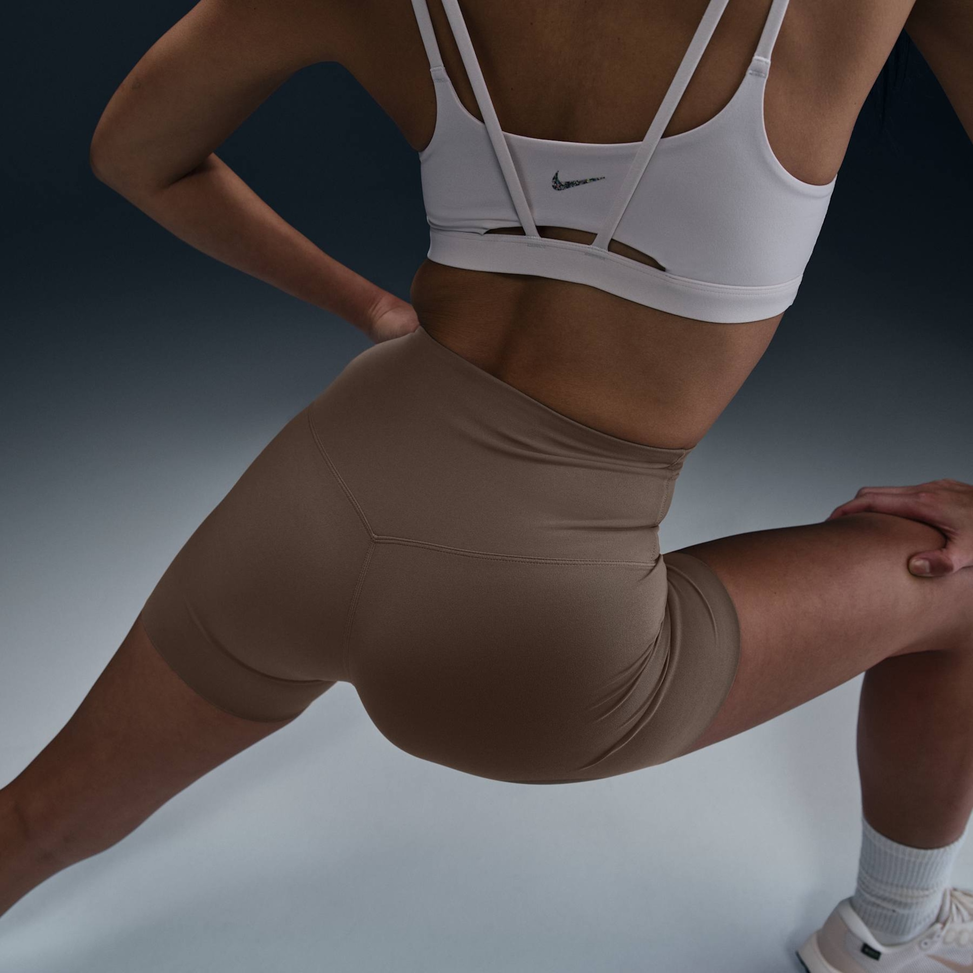 Shorts Nike Dri-FIT Zenvy Feminino - Foto 3