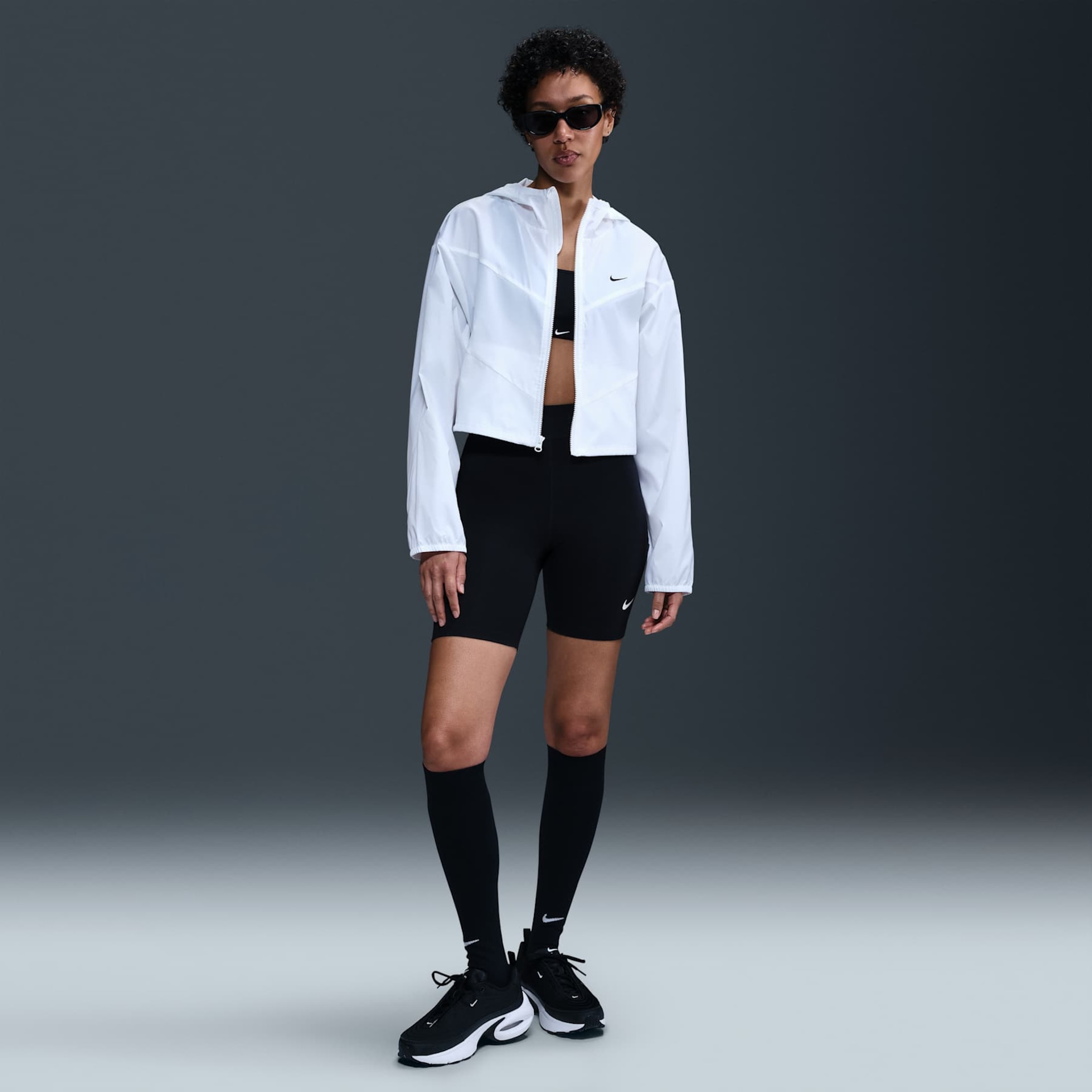 Jaqueta Nike Sportswear Windrunner Feminina - Foto 4