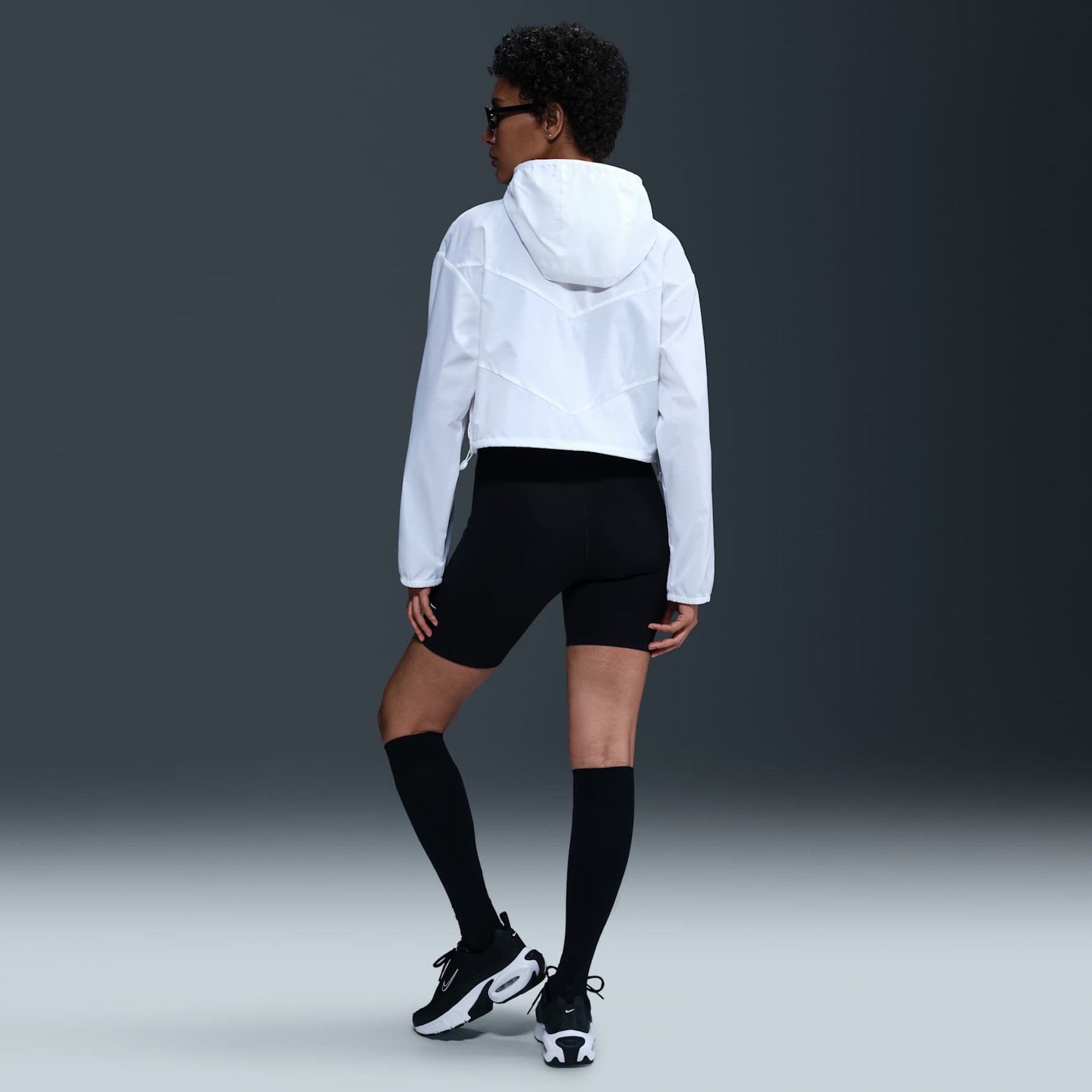 Jaqueta Nike Sportswear Windrunner Feminina - Foto 5