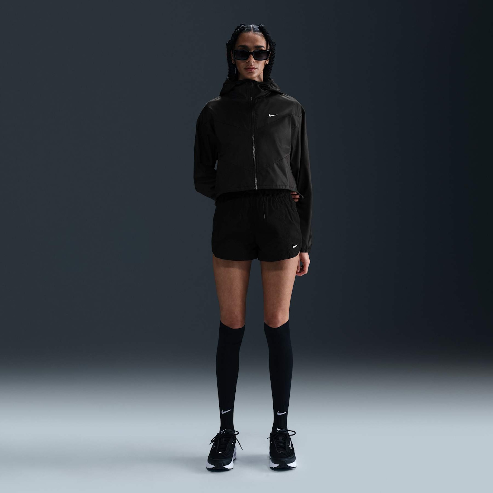 Jaqueta Nike Sportswear Windrunner Feminina - Foto 4