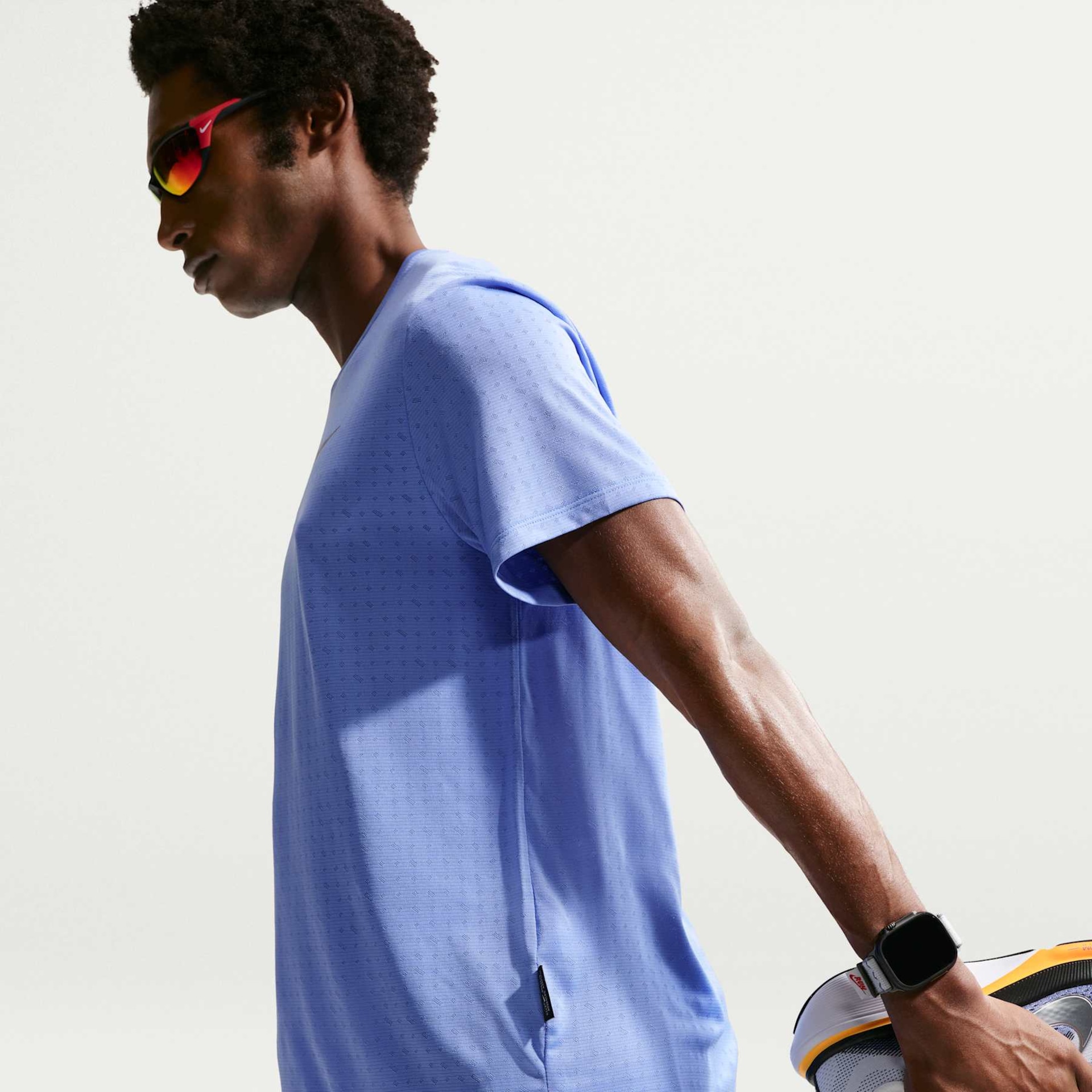 Camiseta Dri-FIT Nike Breathe Miler Masculina - Foto 3