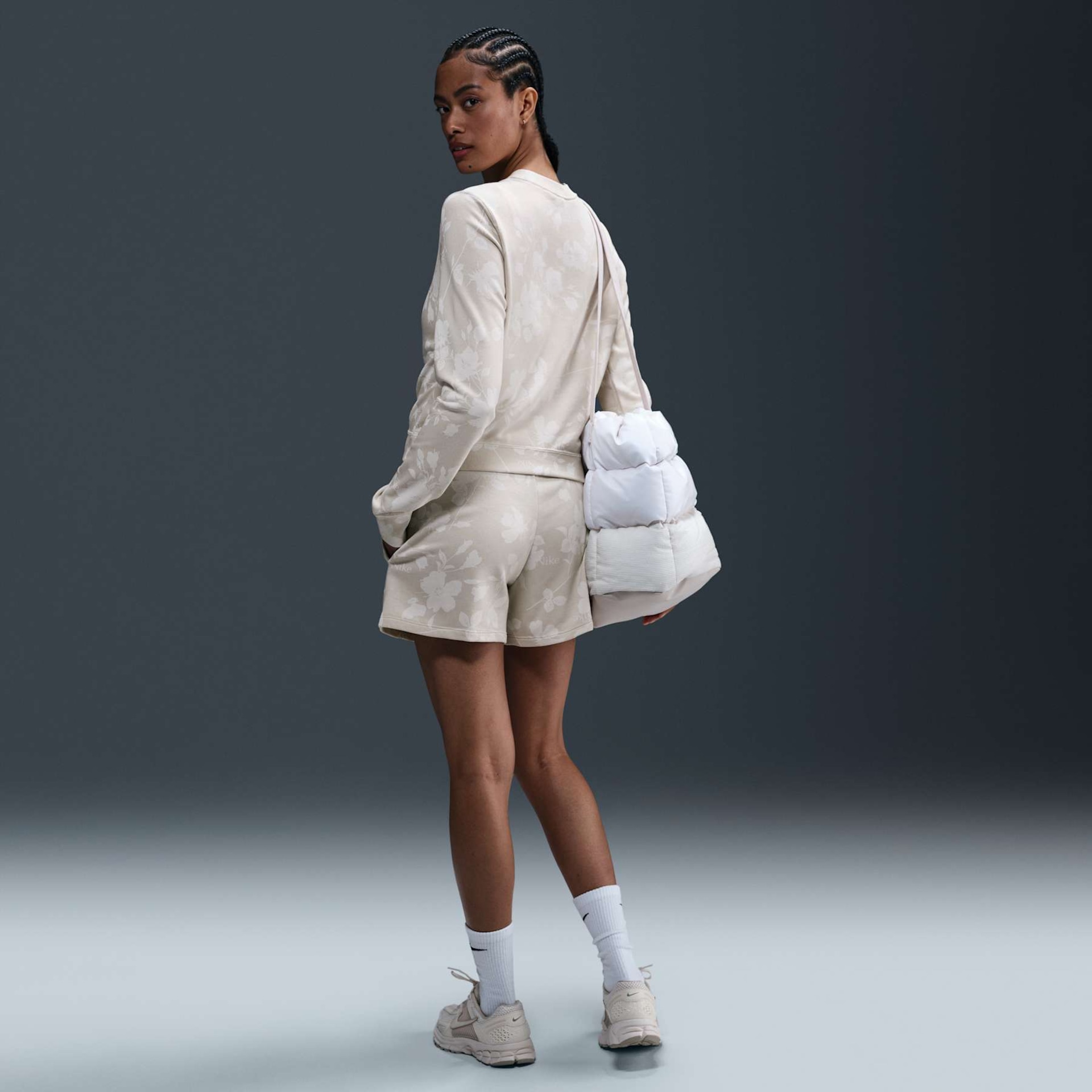 Blusão Nike Sportswear Chill Terry Feminino - Foto 5