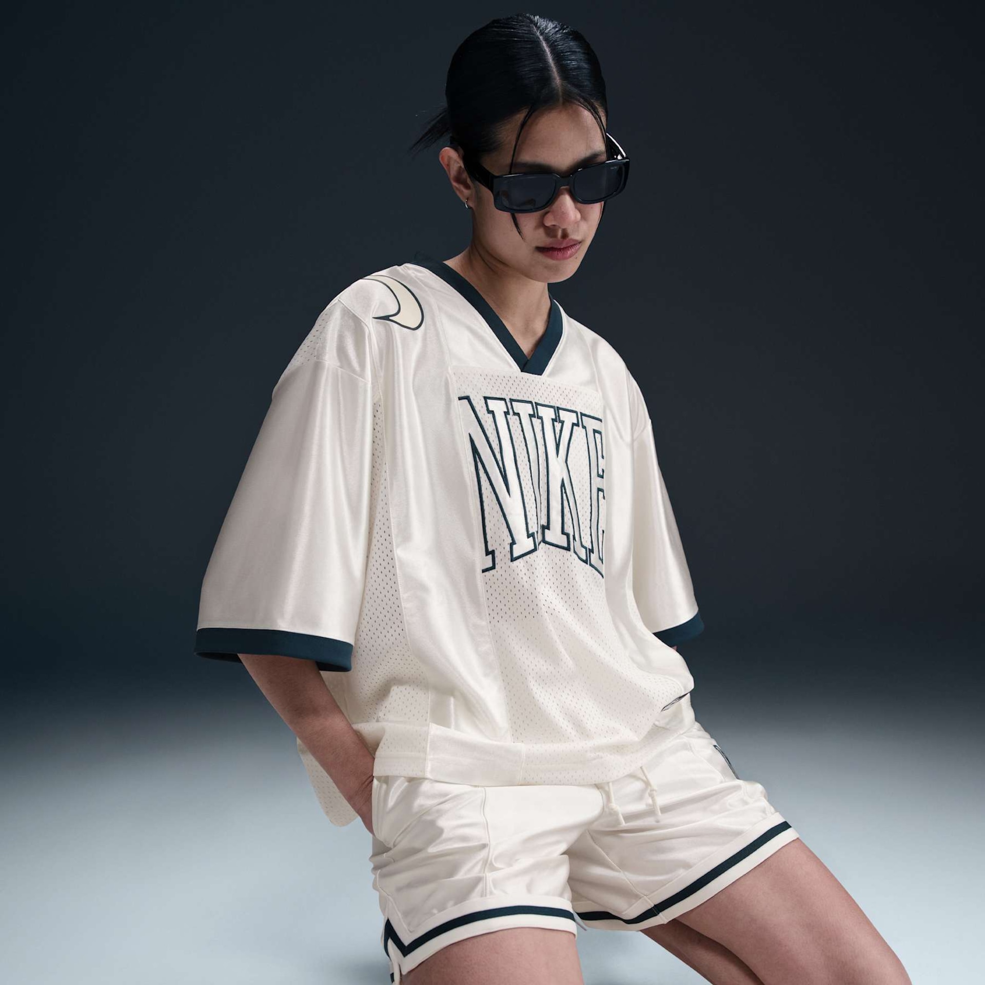 Camiseta Nike Sportswear Street GX Feminina - Foto 3