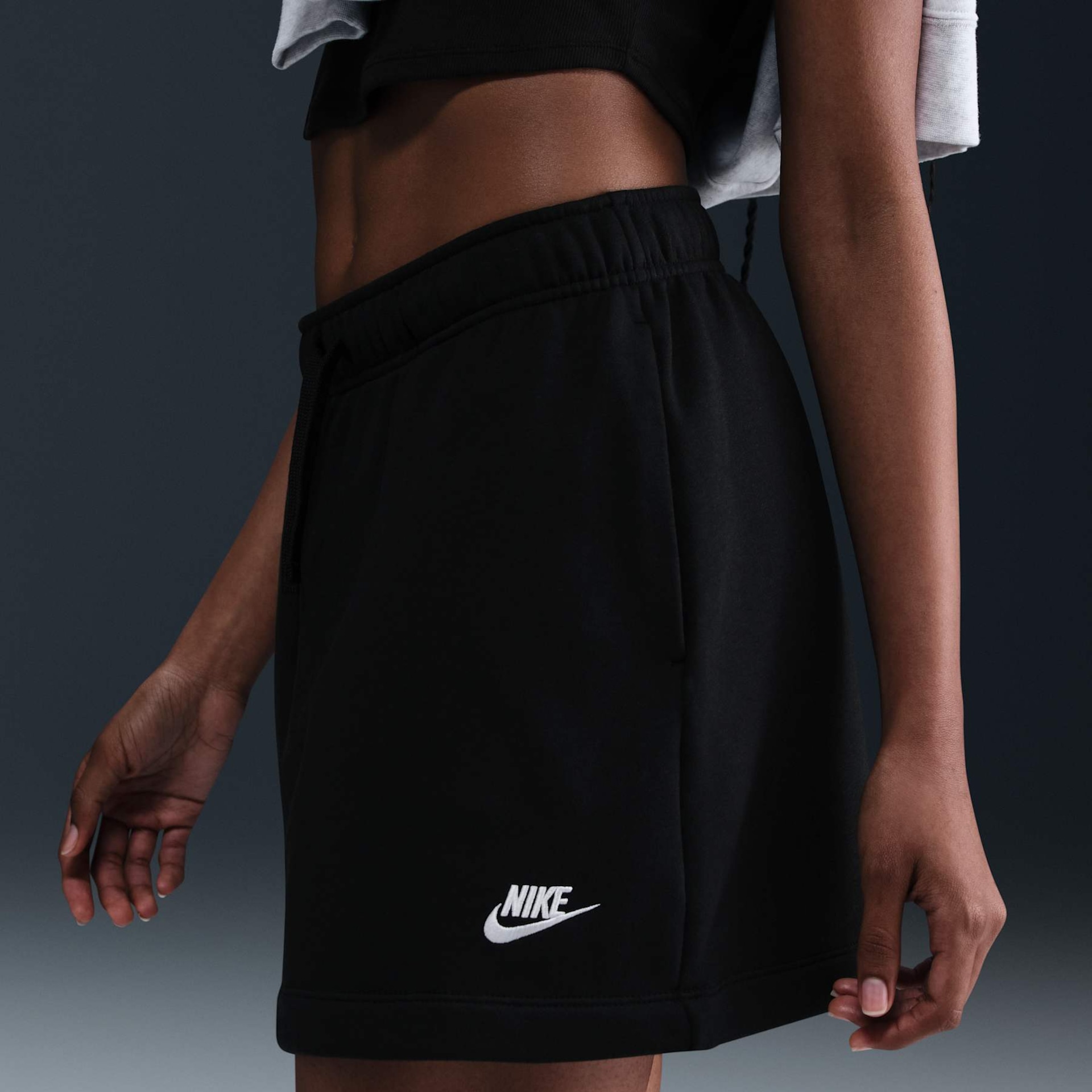 Saia Nike Sportswear Club Feminina - Foto 2