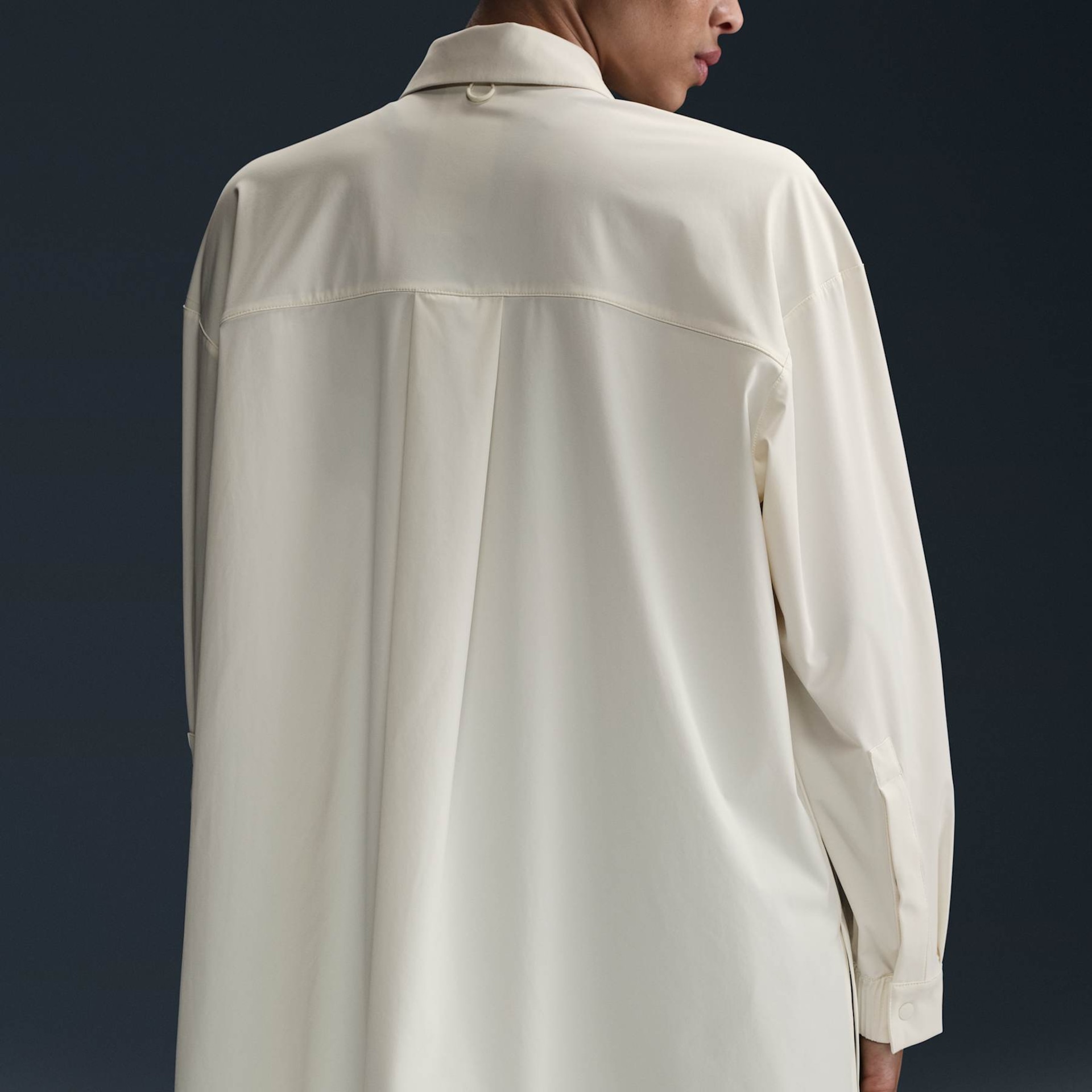 Camisa Nike Dri-Fit Oversized 24.7 Feminina - Foto 2