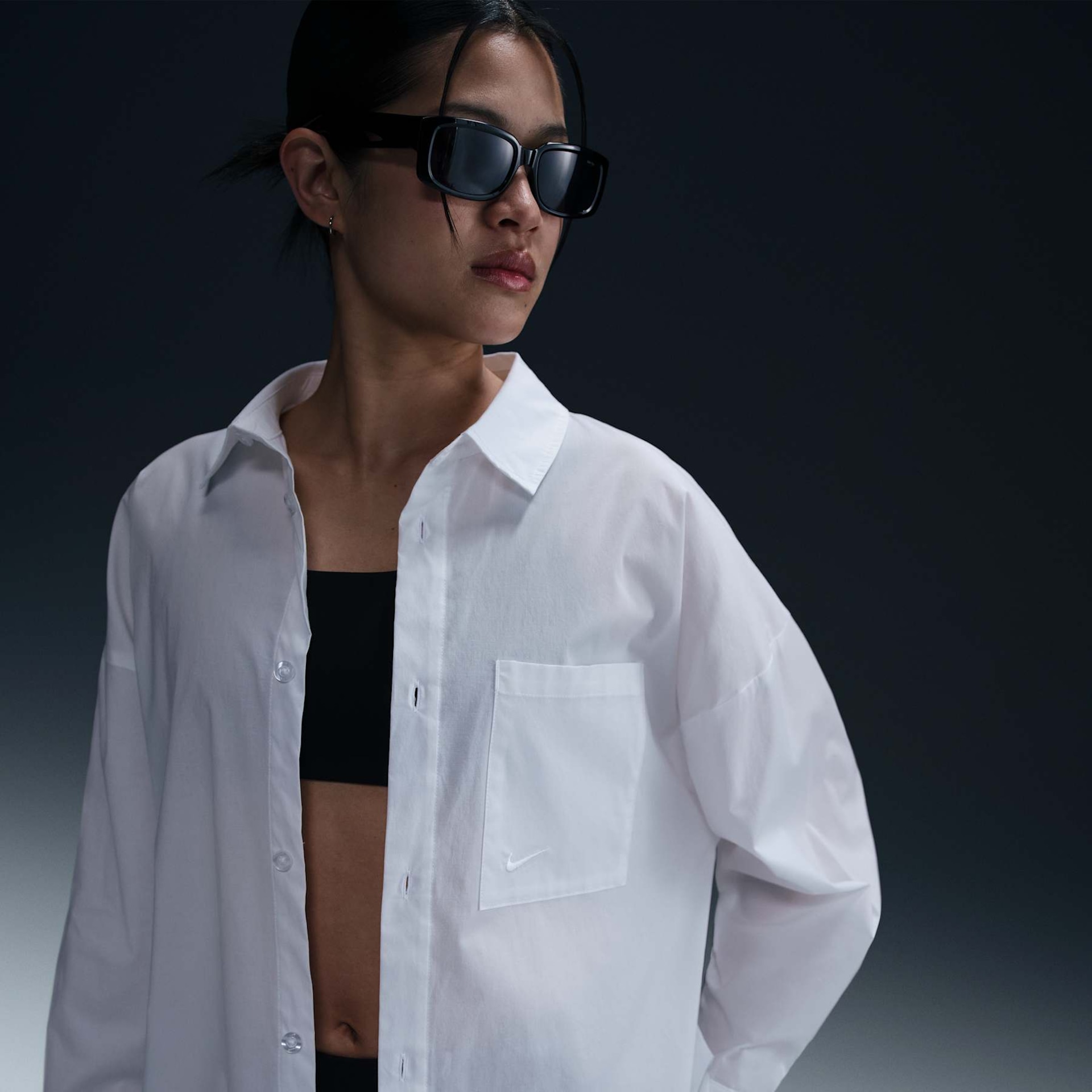 Camisa Nike Sportswear Chill Poplin Feminina - Foto 1