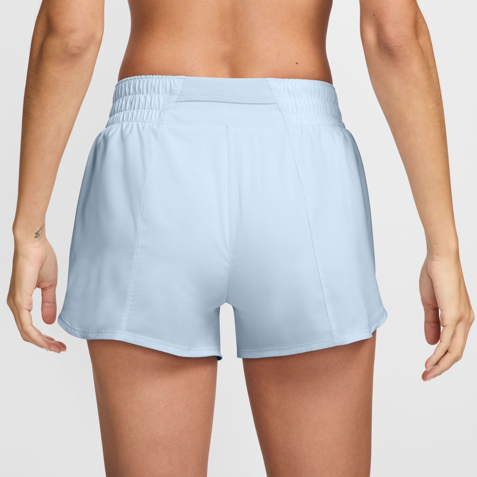 Shorts Nike One Swoosh Feminino - Foto 4