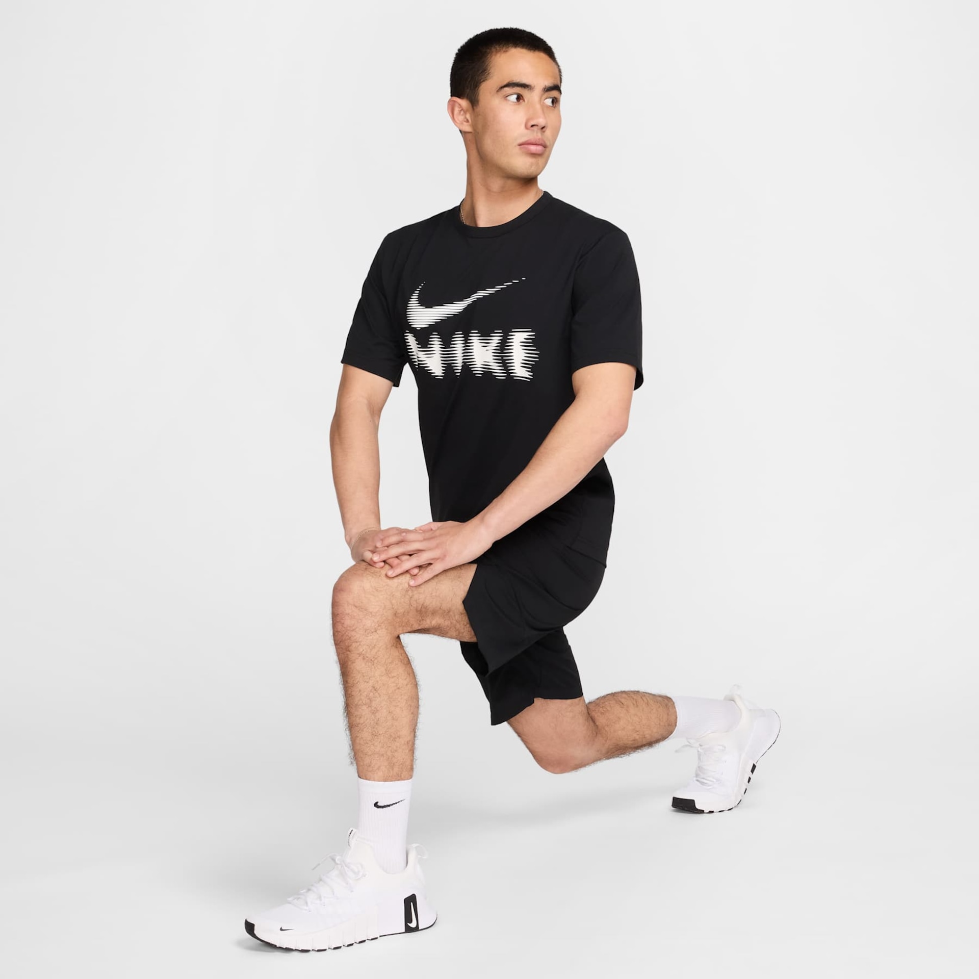 Camiseta Nike Hyverse Dri-FIT UV Masculina - Foto 4