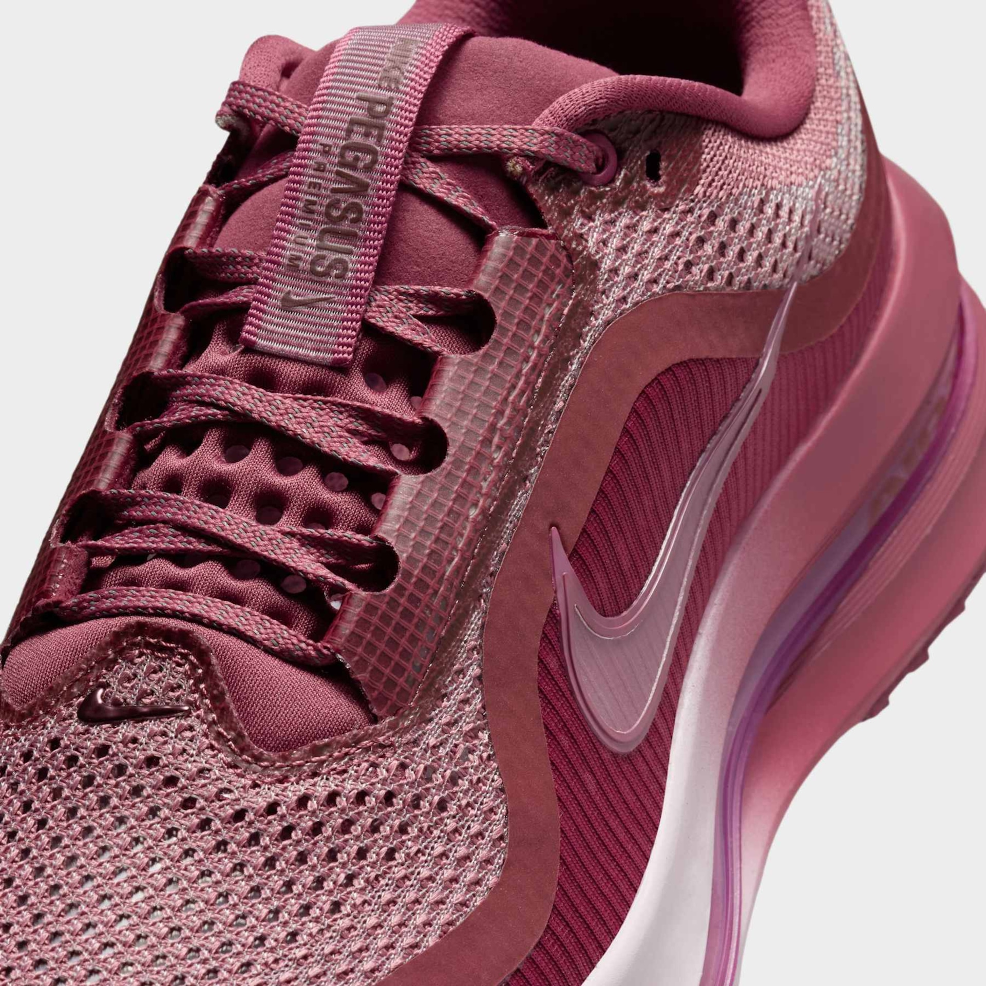 Tênis Nike Pegasus Premium Feminino - Foto 7