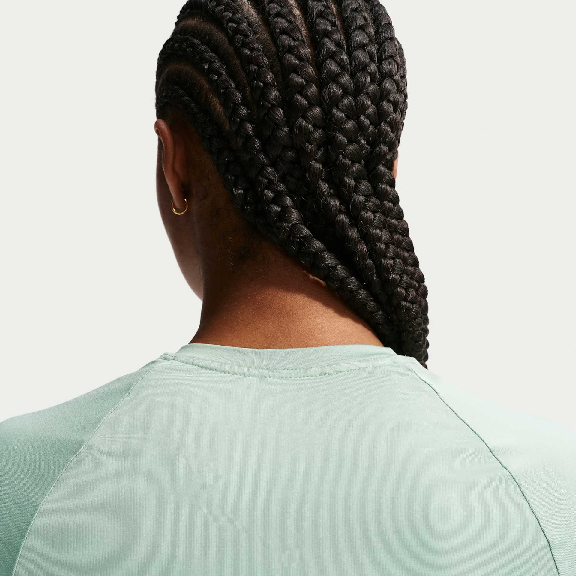 Camiseta Nike Dri-FIT Swift Crew Feminina - Foto 2
