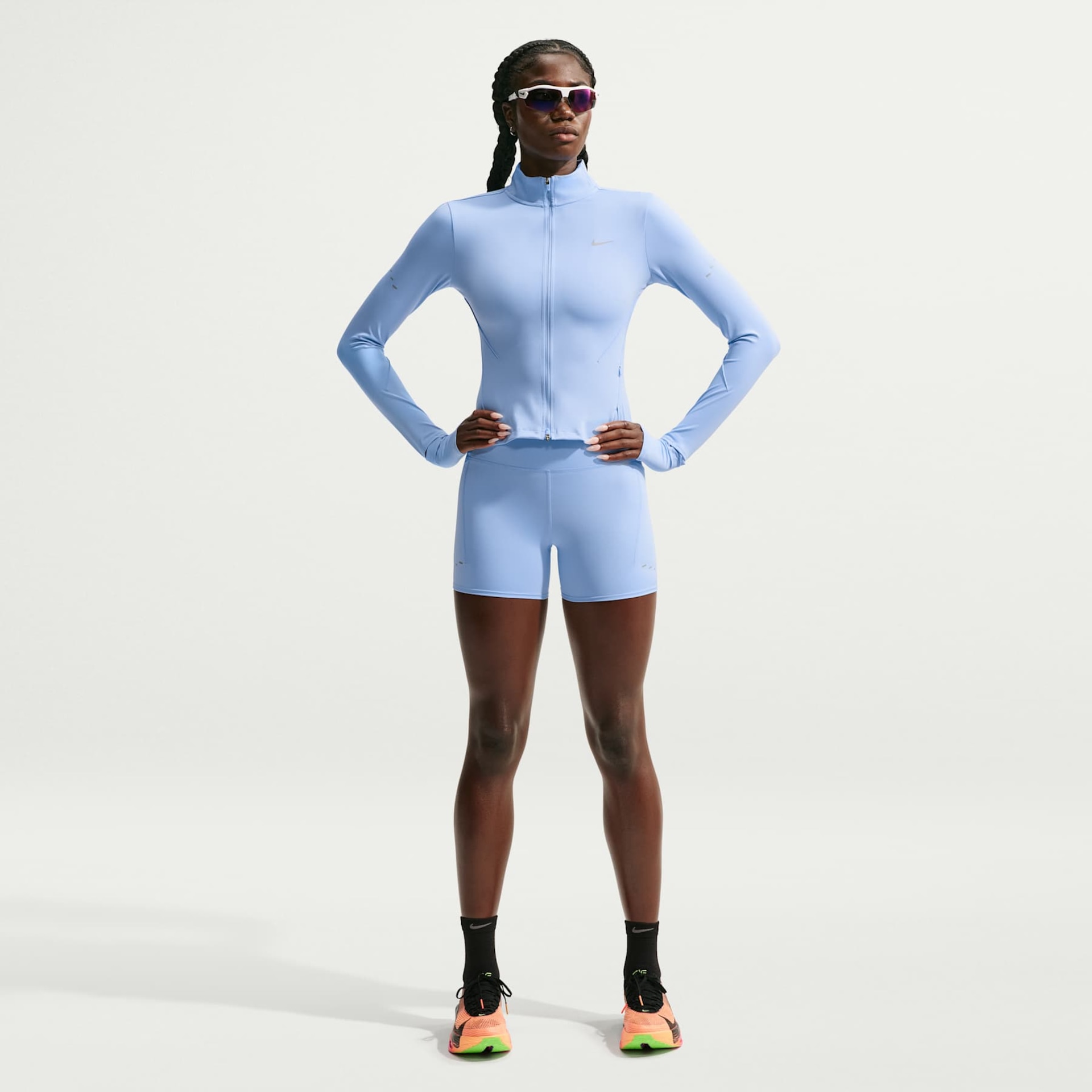 Shorts Nike Dri-FIT Swift Feminino - Foto 1