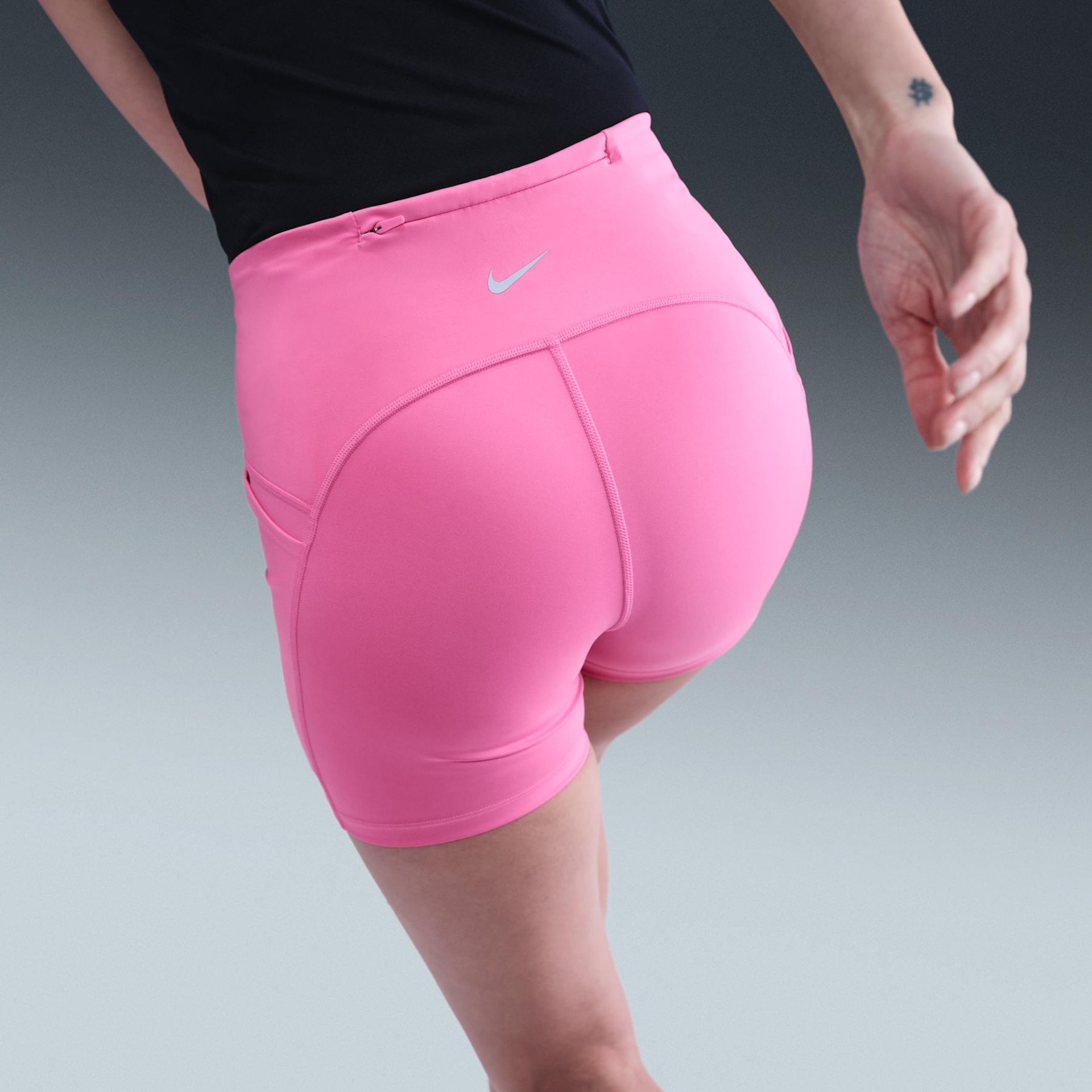 Shorts Nike Dri-FIT Swift Feminino - Foto 2
