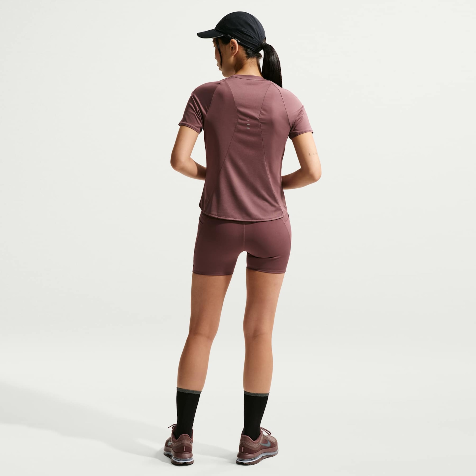 Shorts Nike Dri-FIT Swift Feminino - Foto 5