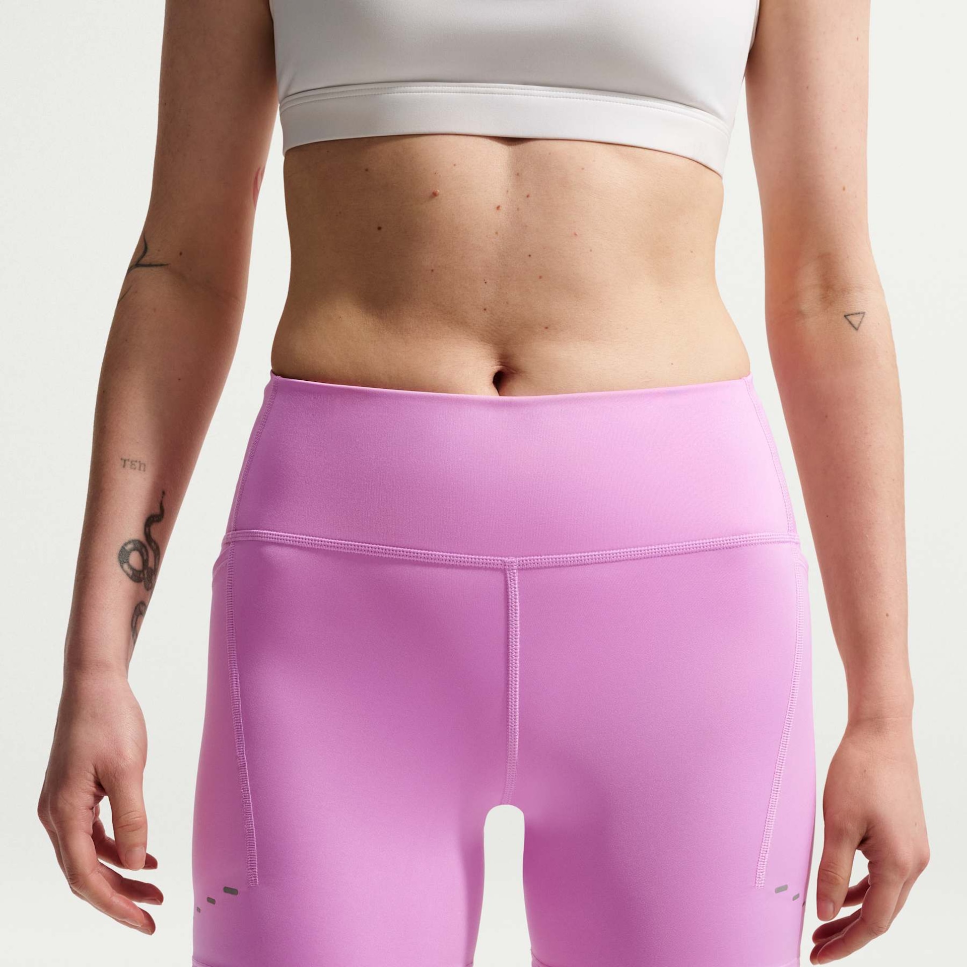 Shorts Nike Dri-FIT Swift Feminino - Foto 2