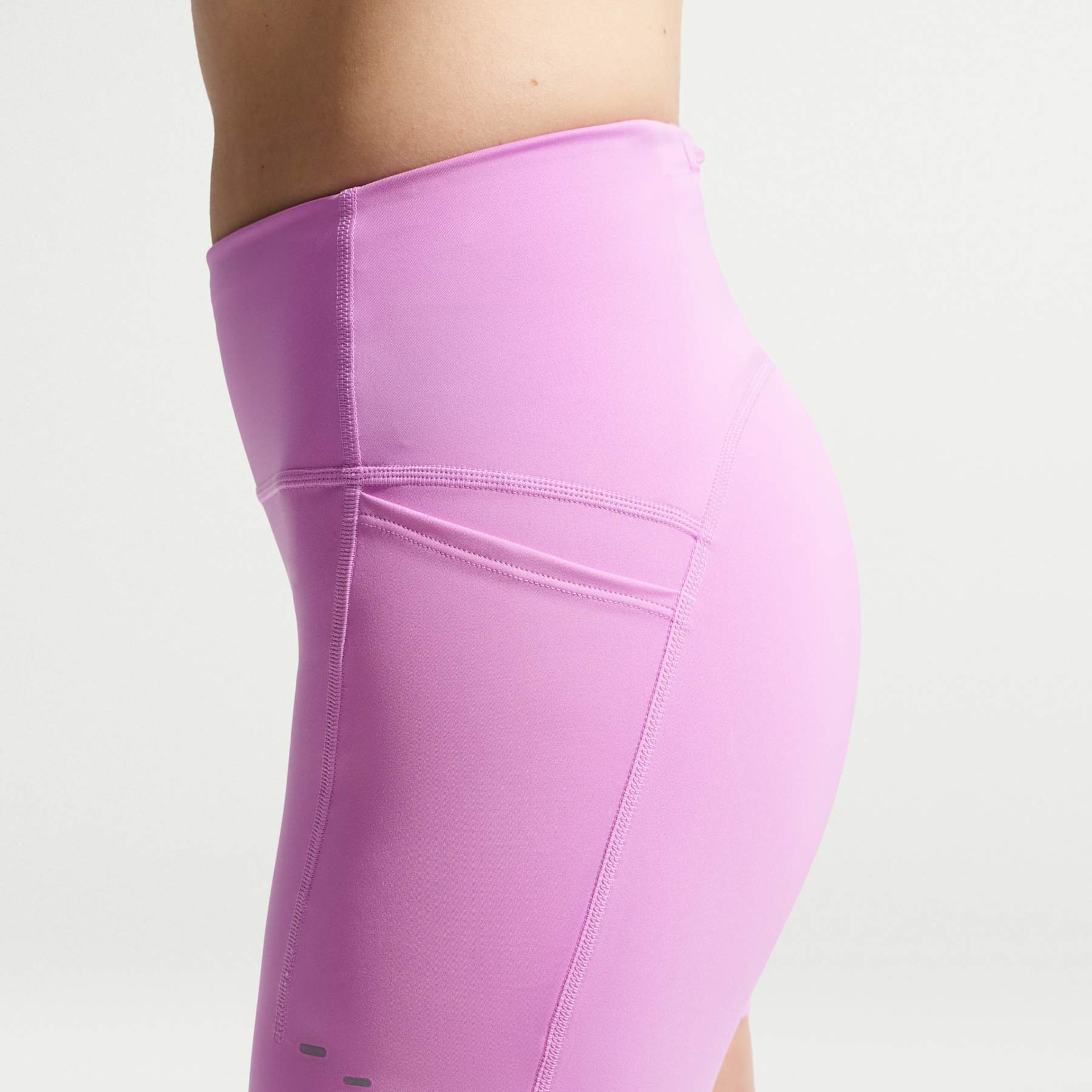 Shorts Nike Dri-FIT Swift Feminino - Foto 6