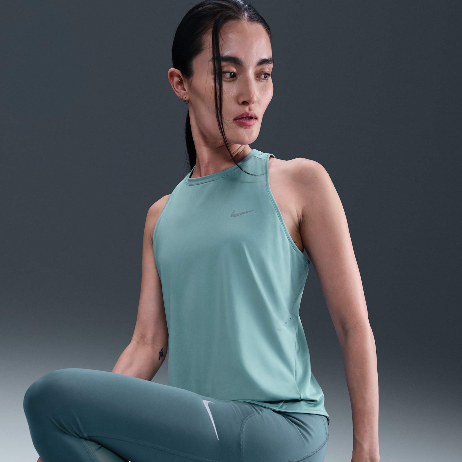 Regata Nike Dri-FIT Run Swift Feminina - Foto 3