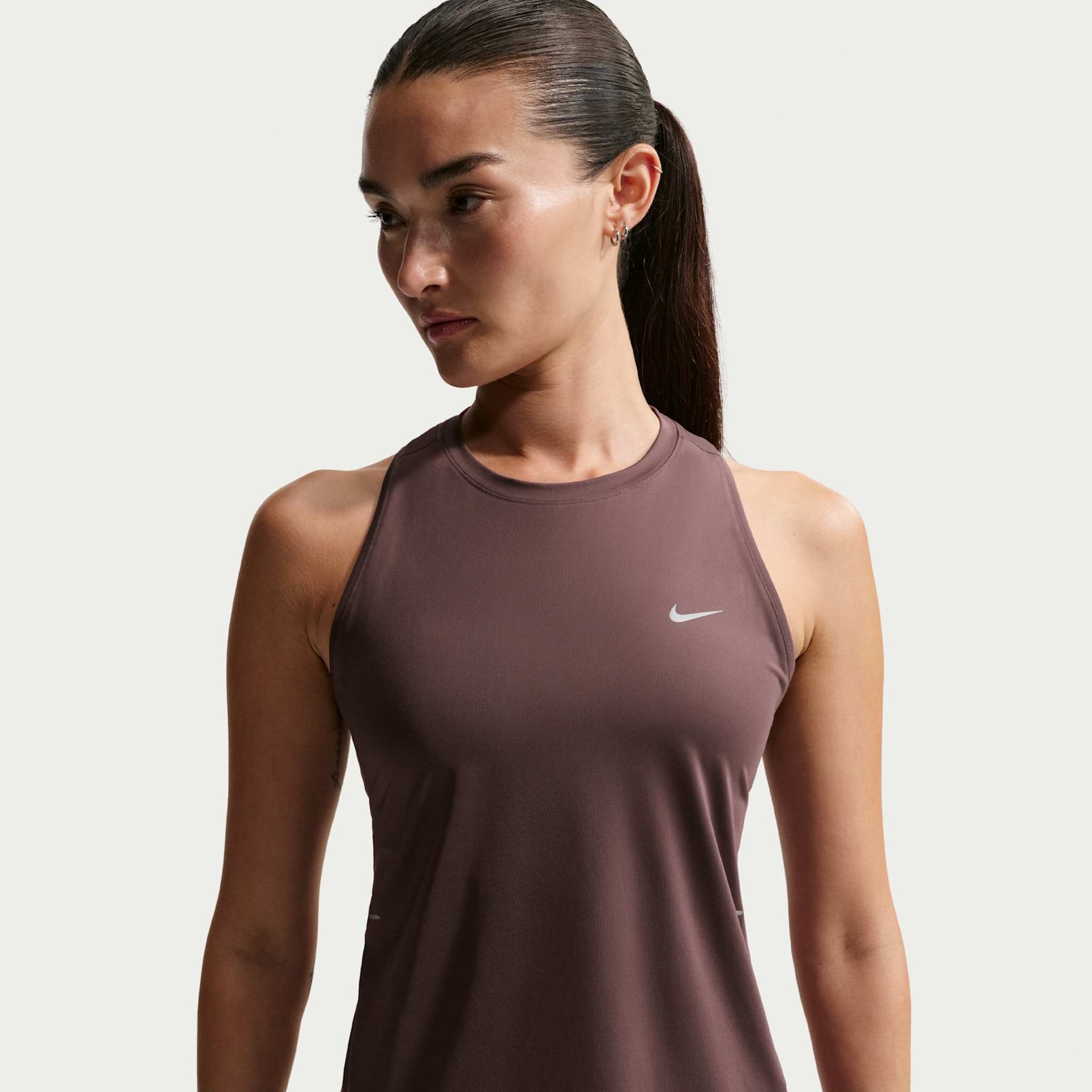 Regata Nike Dri-FIT Run Swift Feminina - Foto 1