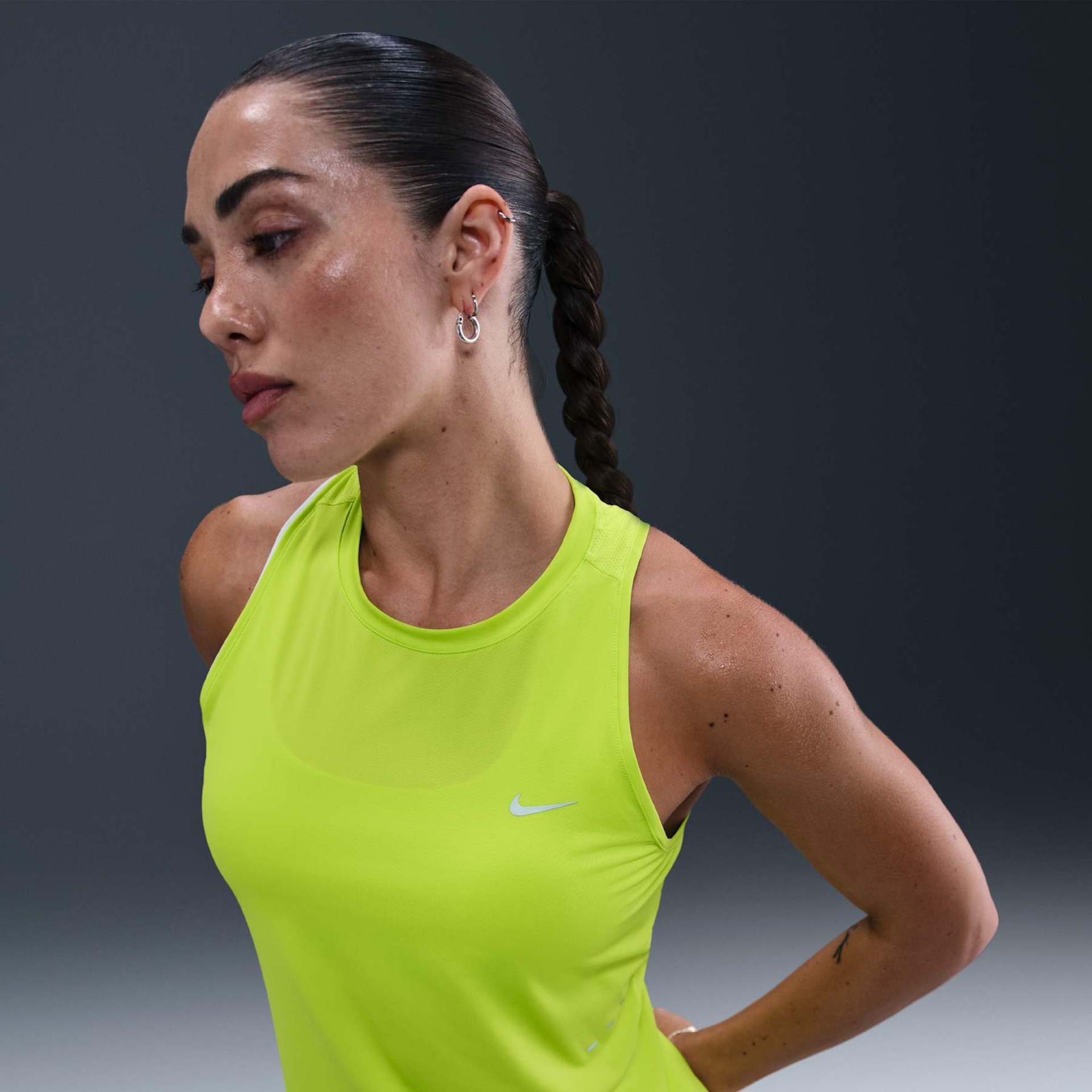 Regata Nike Dri-FIT Run Swift Feminina - Foto 1