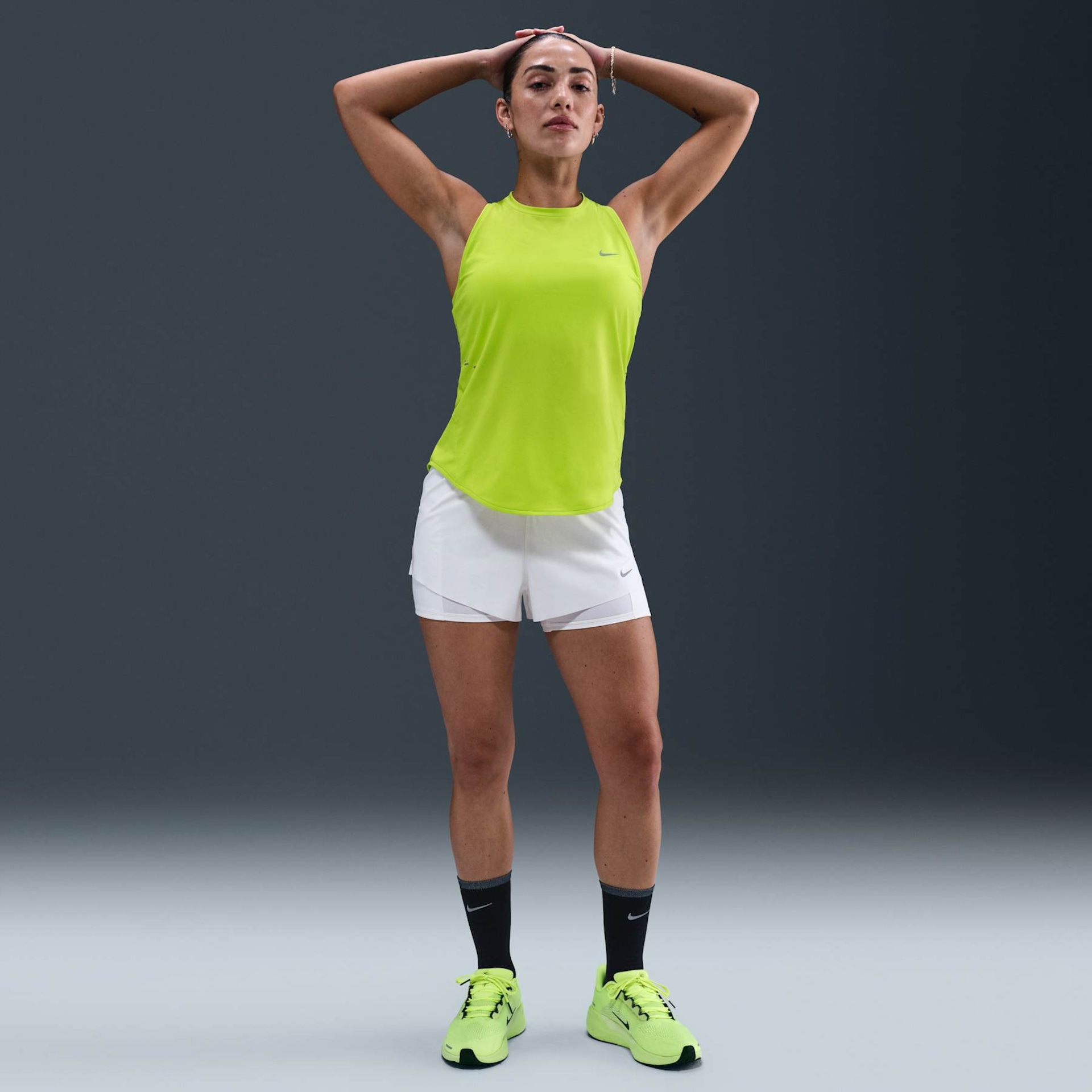 Regata Nike Dri-FIT Run Swift Feminina - Foto 4