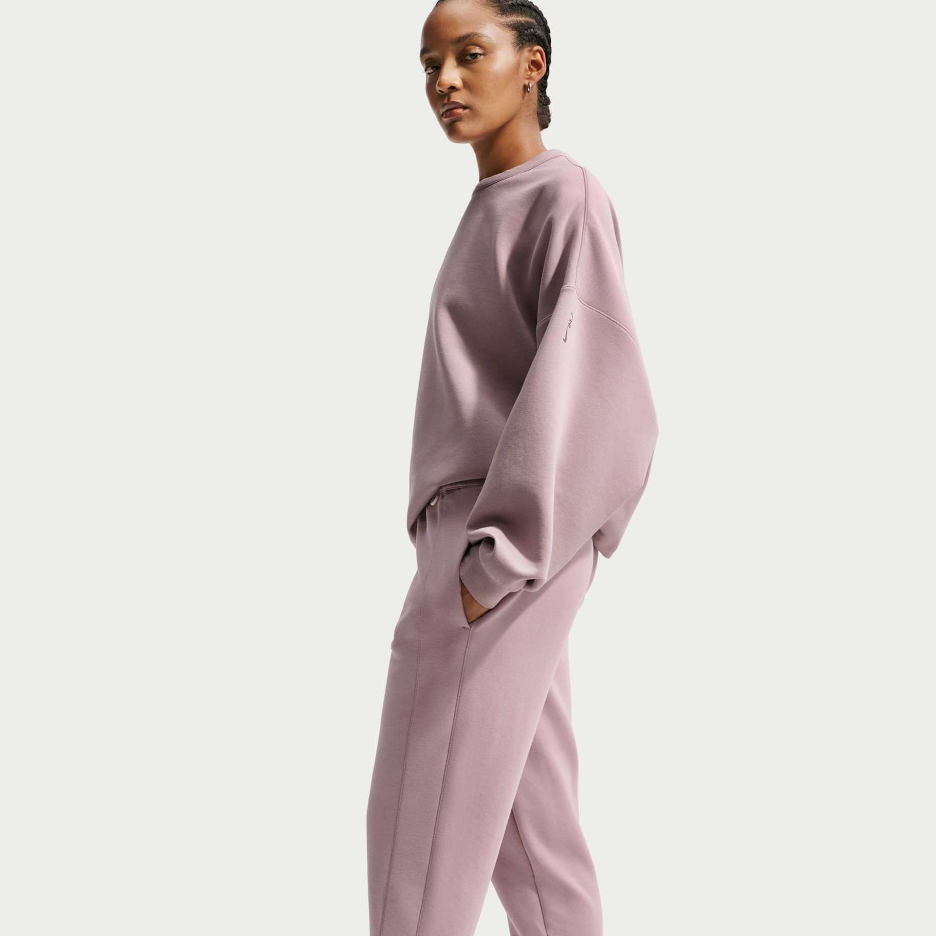 Calça Nike Dri-FIT Jogger Soft 24.7 Feminina - Foto 4